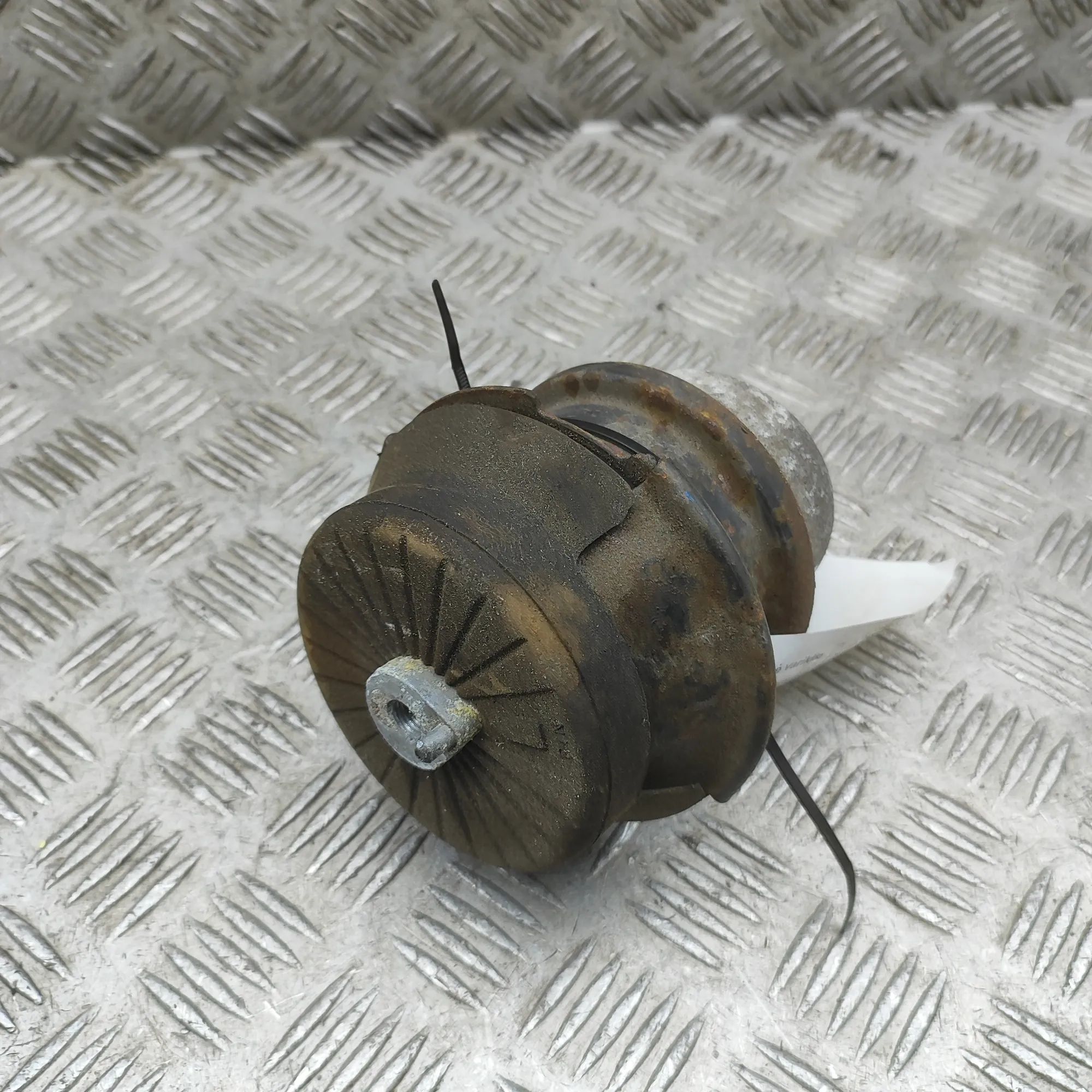 Nissan GT-R Right Side Engine Mount