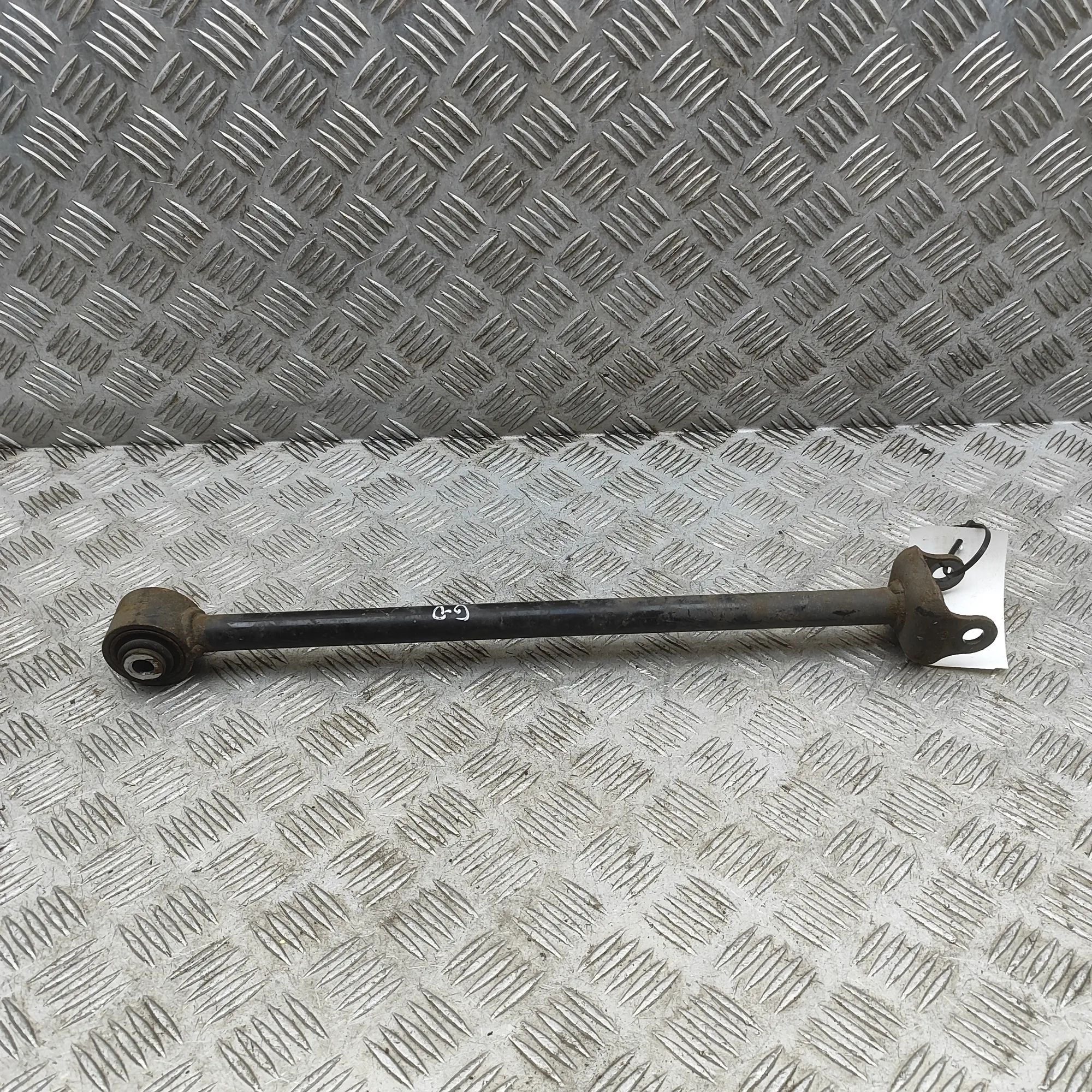 Nissan GT-R Control arm — rear right
