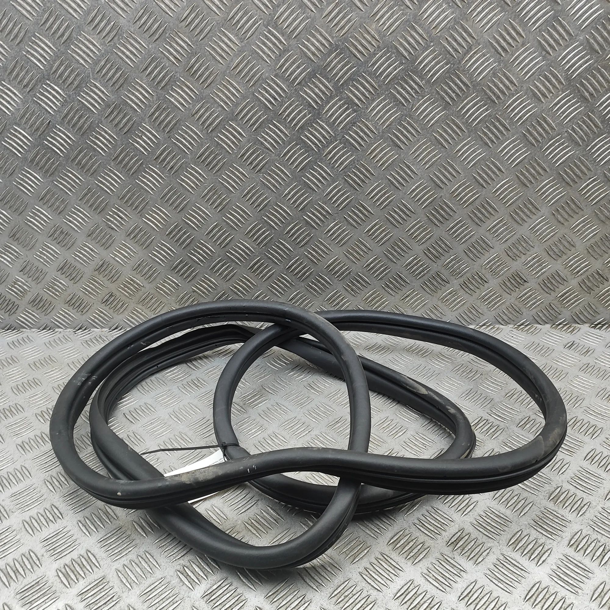 Kia EV9  Door rubber seal — front left Door rubber seal — front left — KIA EV9 (MV) (2...