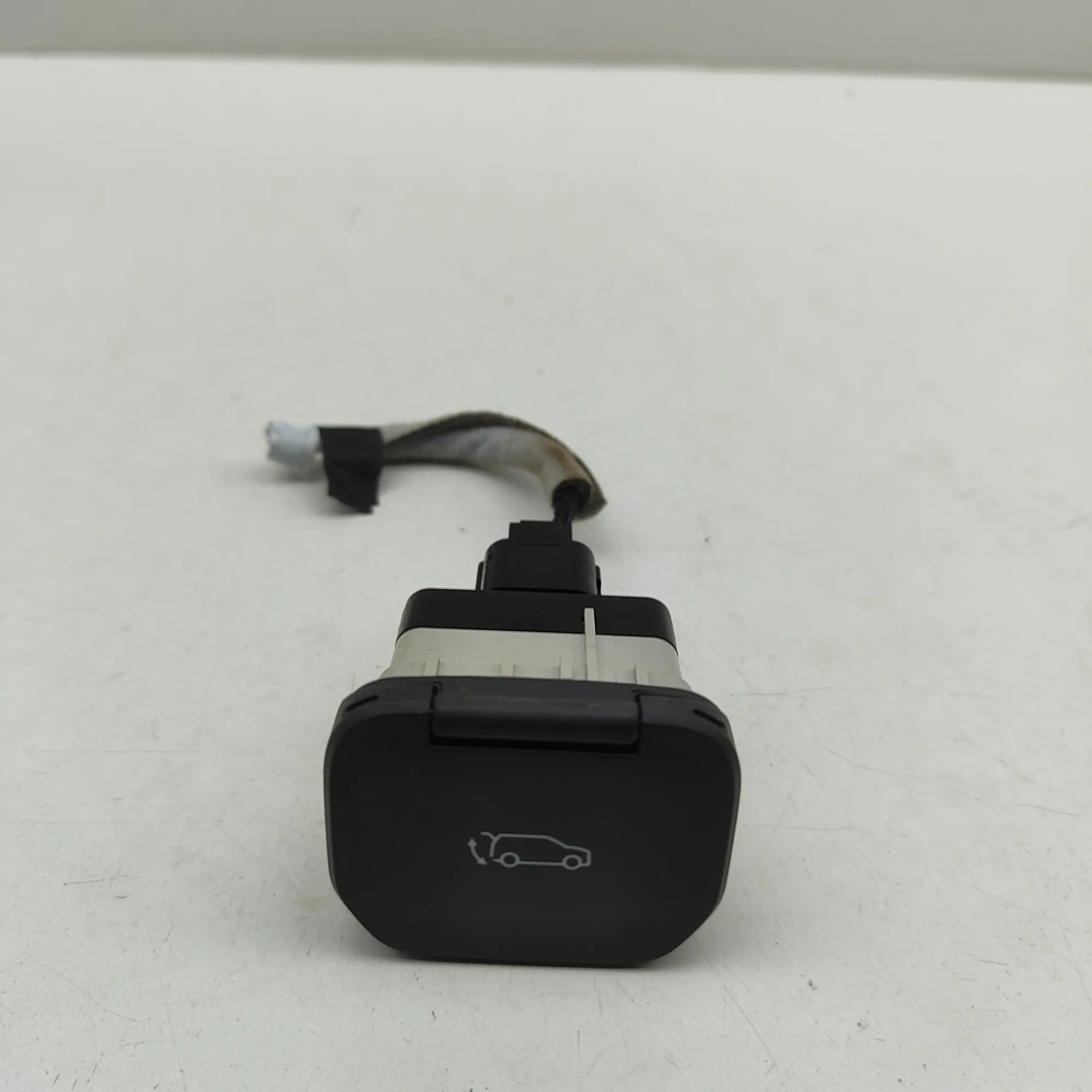 Kia EV9  Tailgate Open Switch Tailgate Open Switch — KIA EV9 (MV) (2023-...) ...