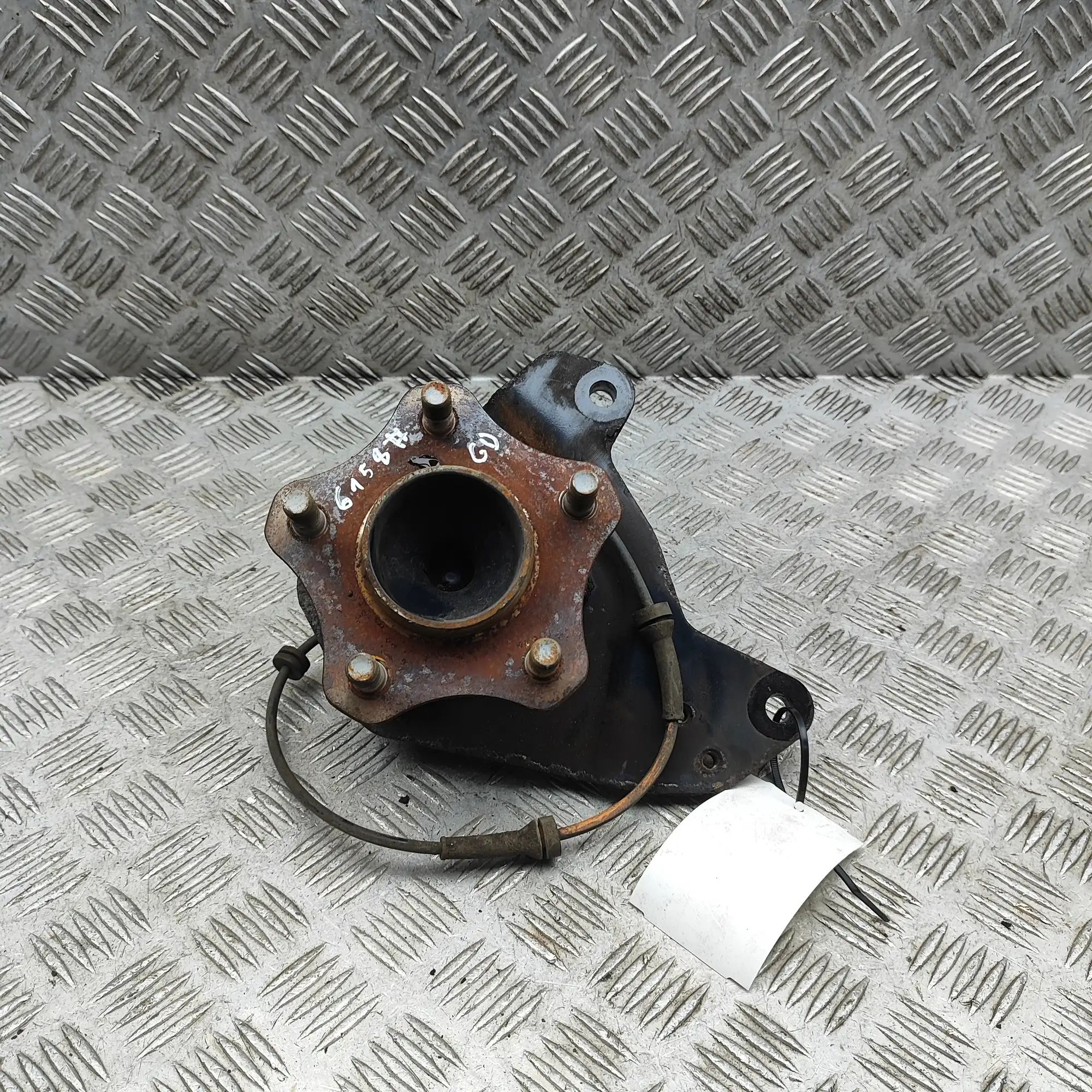 Nissan Leaf Rear Right Wheel Hub Rear Right Wheel Hub — NISSAN LEAF (ZE1) (2017-...