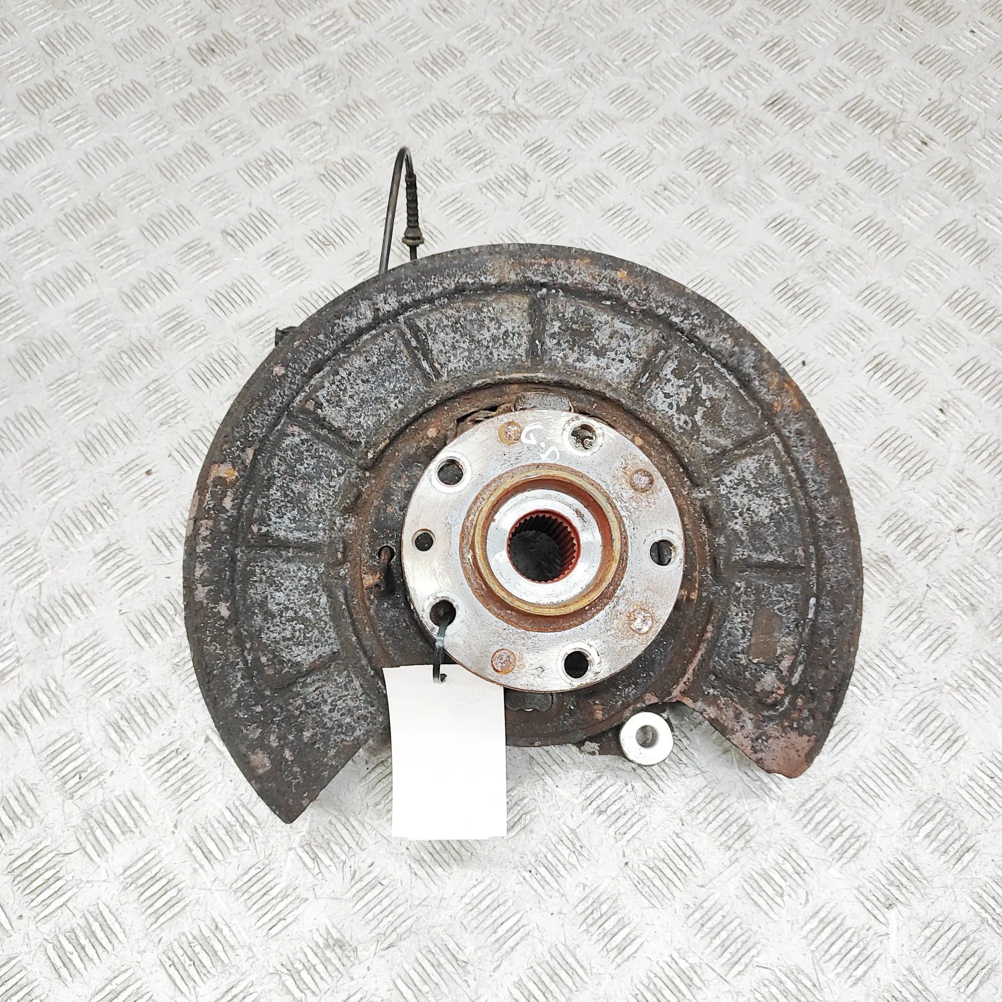 Maserati Ghibli Rear Right Wheel Hub Rear Right Wheel Hub — MASERATI GHIBLI (M157) (...