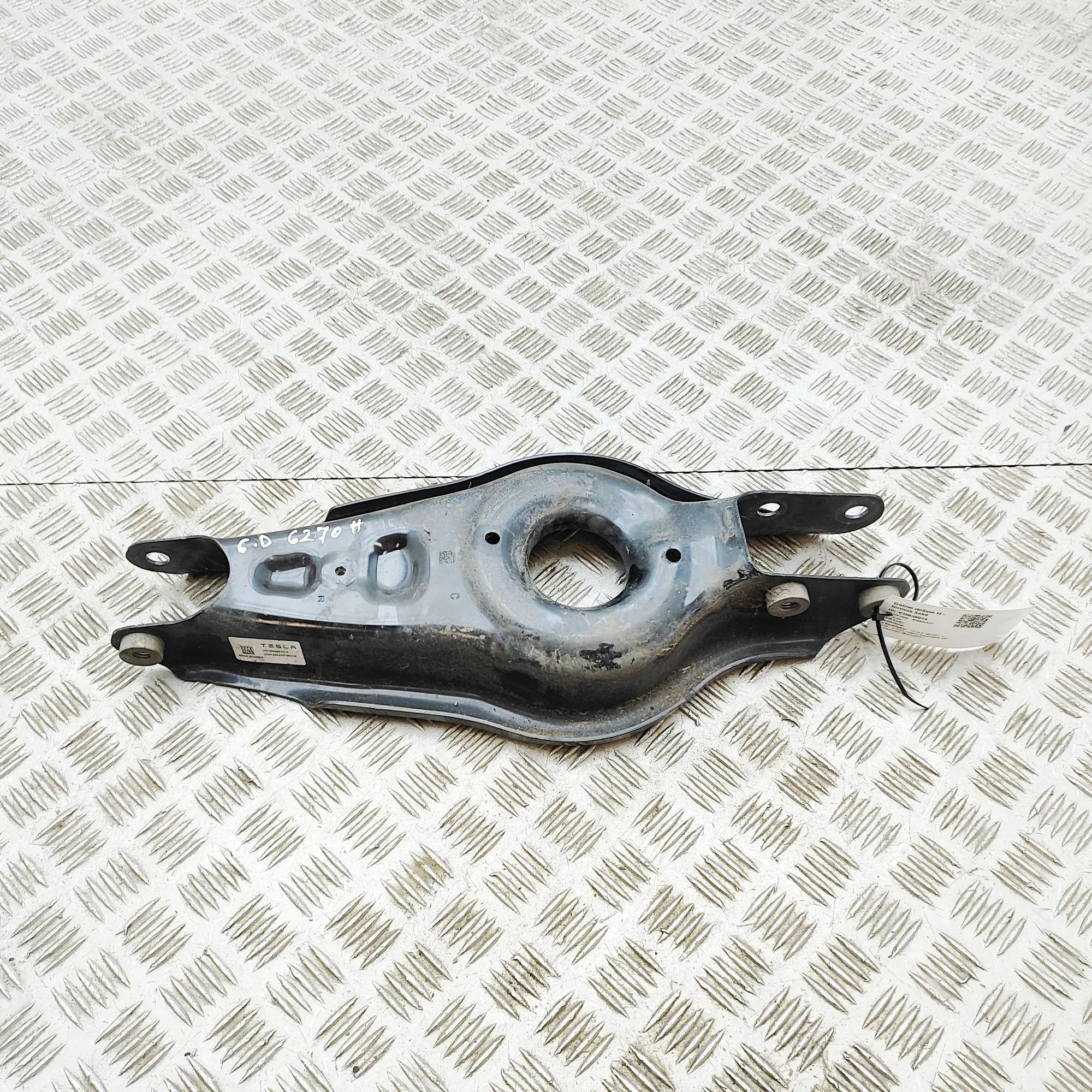 Tesla Model Y Rear Right Lower Control Arm
