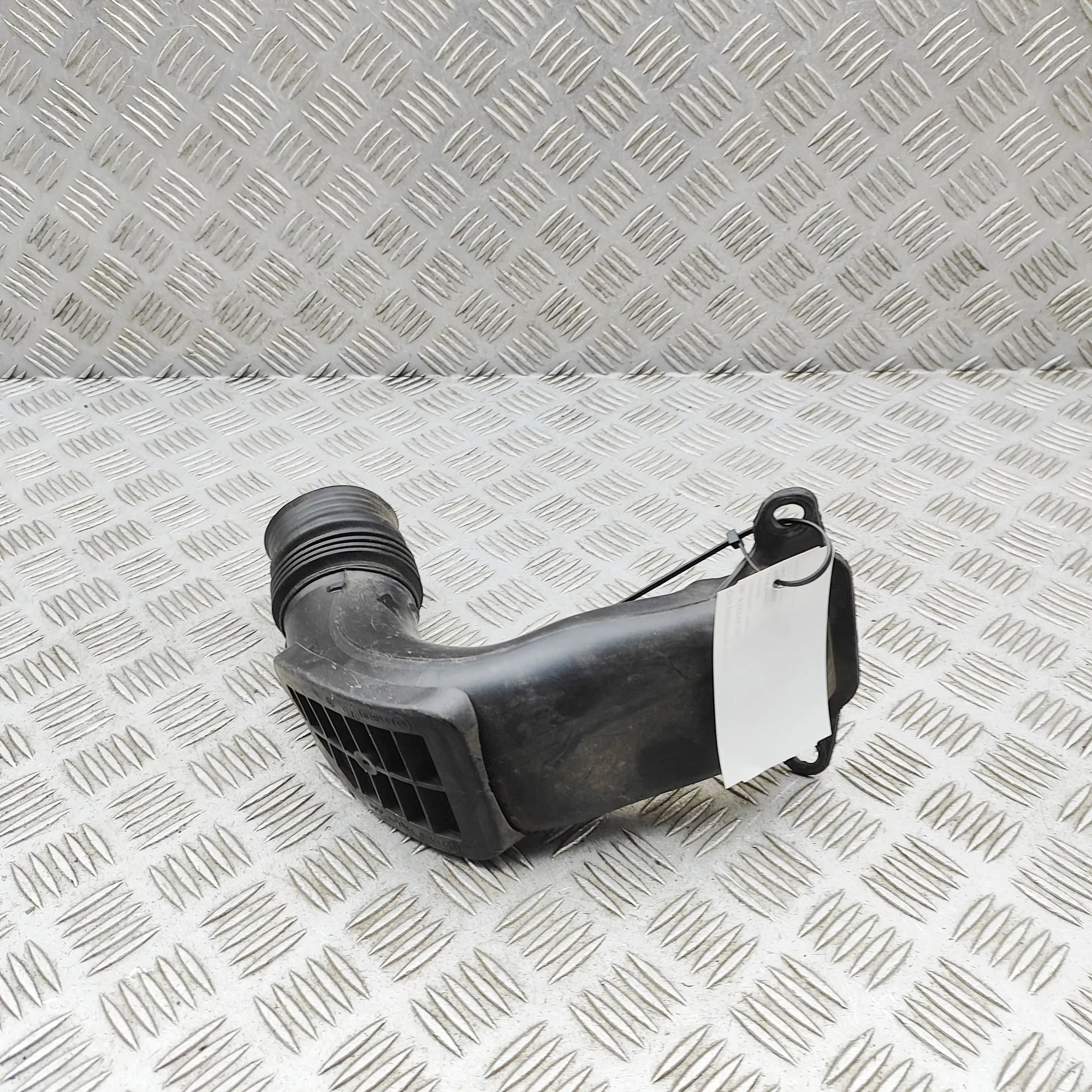 Nissan Juke Air Intake Tube Air Intake Tube — NISSAN JUKE (F16) (2019-...) ...