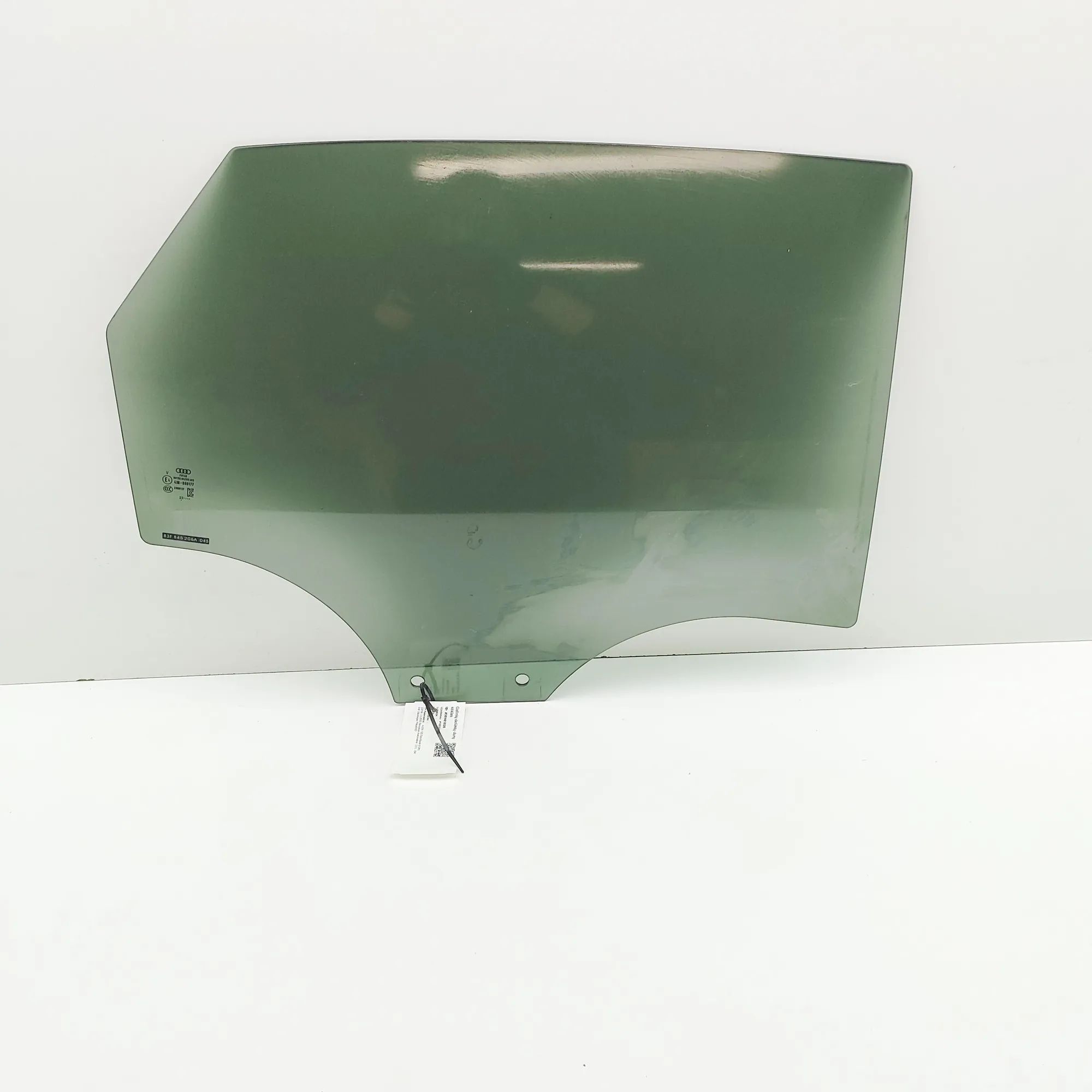 Audi Q3 (F3) Right rear door window