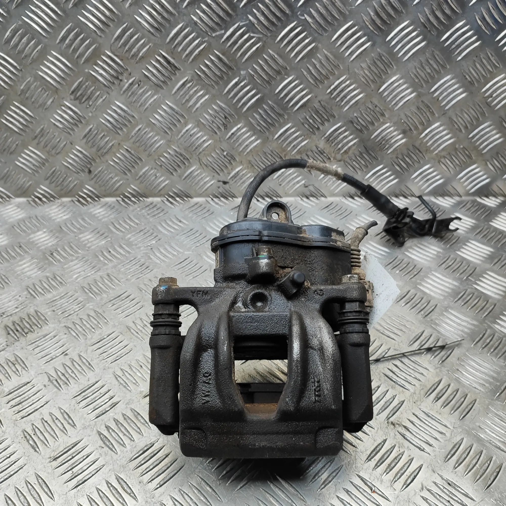 Audi Q5 (FY) Brake caliper — rear left Brake caliper — rear left — AUDI Q5 (FY) (2016-...