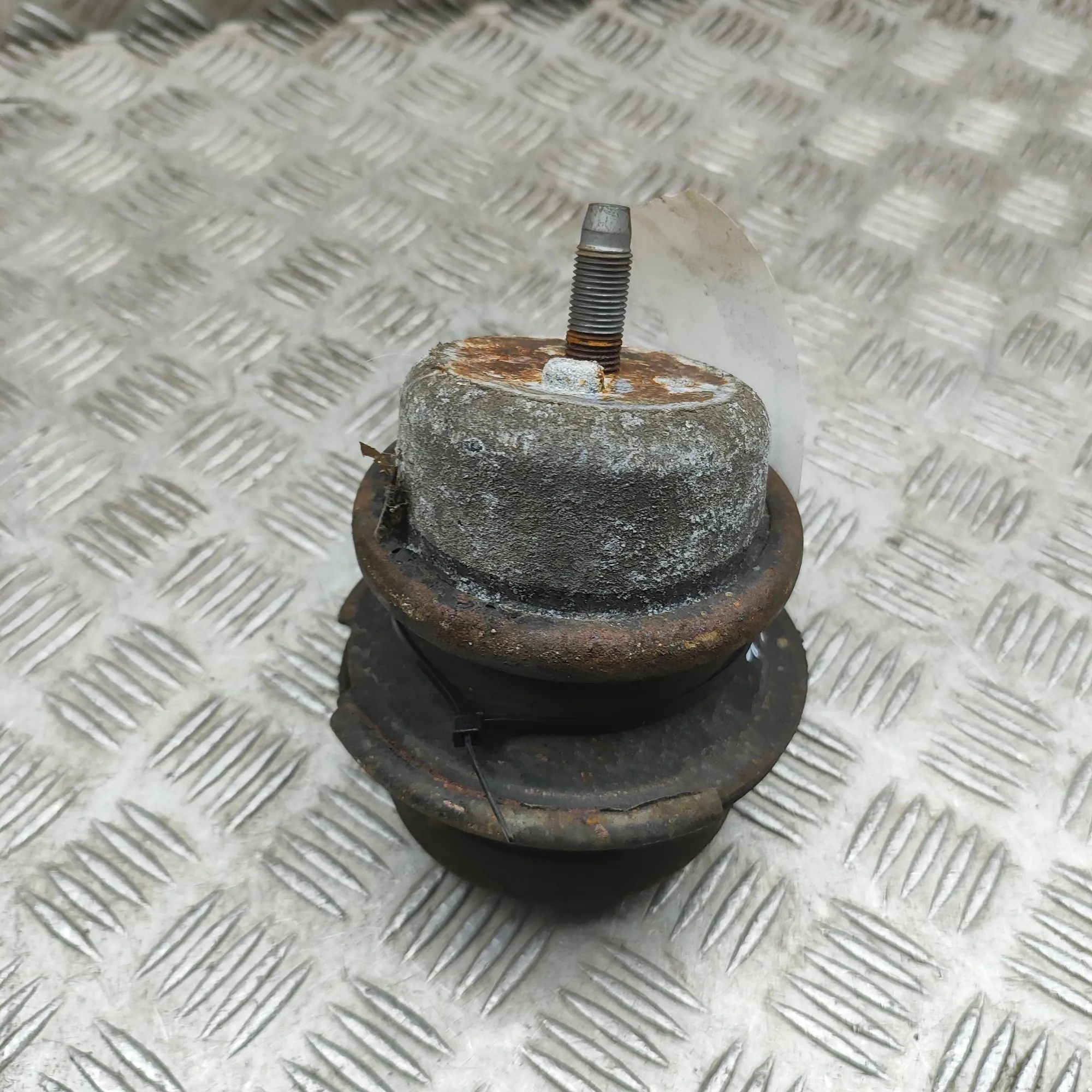 Nissan GT-R Left Side Engine Mount