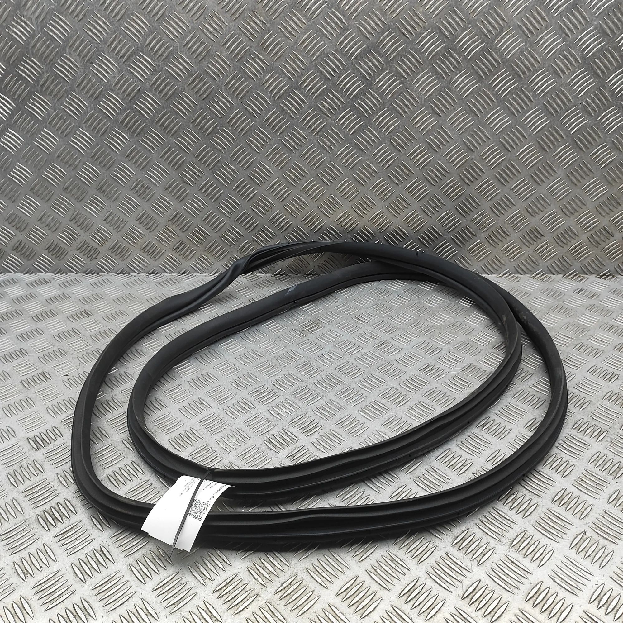Kia EV9  Door rubber seal — front right Door rubber seal — front right — KIA EV9 (MV) (...