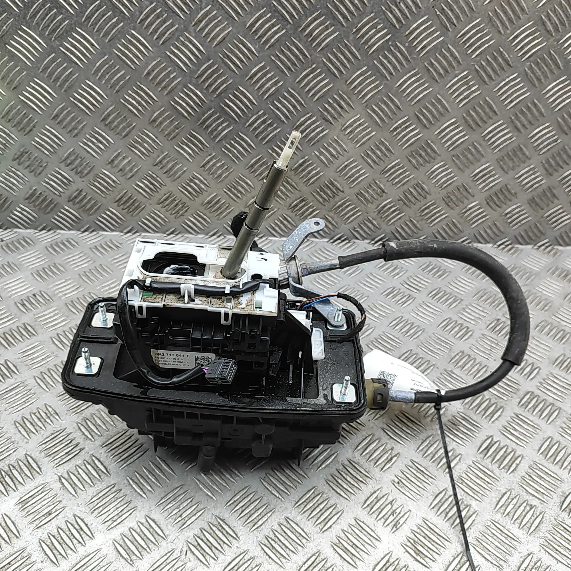 Audi Q5 (8R) Gear Shifting Mechanism Gear Shifting Mechanism — AUDI Q5 (8R) (2008-20...