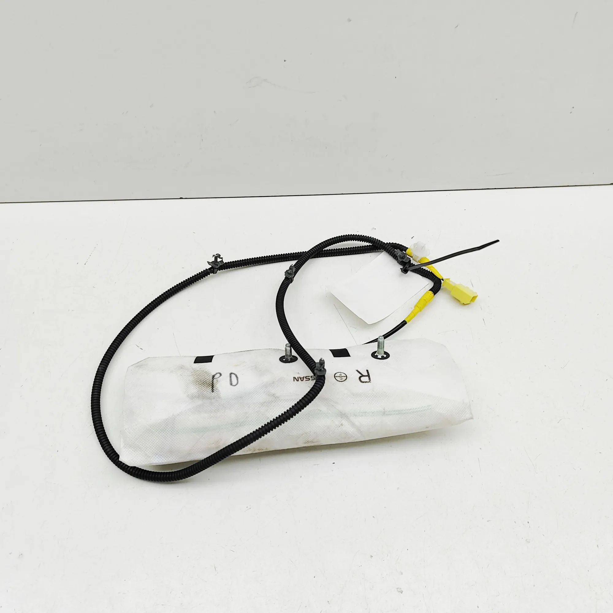 Nissan Leaf Seat airbag (SRS) — front right Seat airbag (SRS) — front right — NISSAN LEAF (...