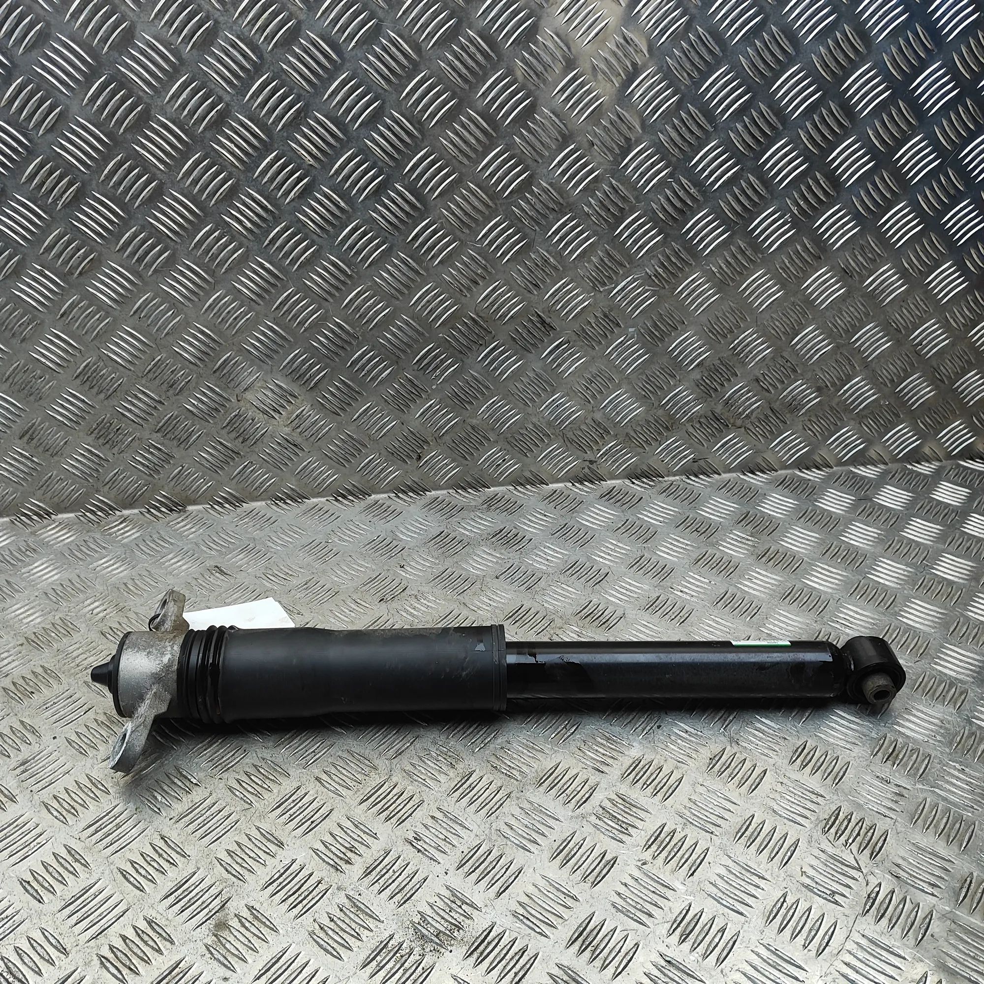 Kia Niro Shock absorber — rear left Shock absorber — rear left — KIA NIRO (II) (202...