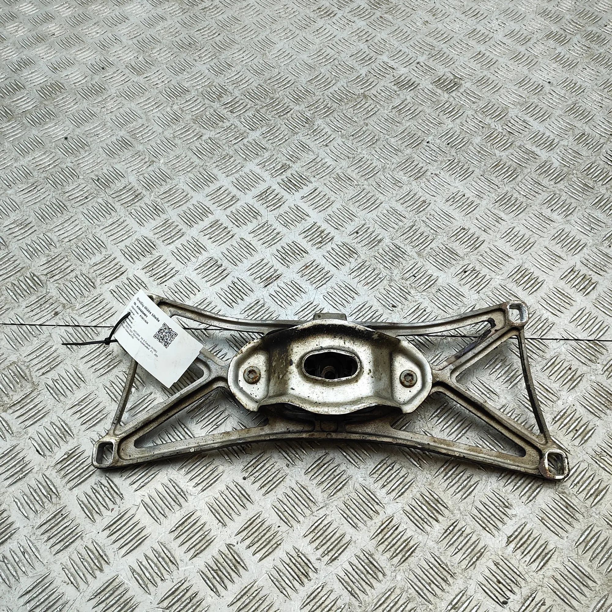 Jaguar XK Gearbox Support Mount Bracket Gearbox Support Mount Bracket — JAGUAR XK (8 Co...