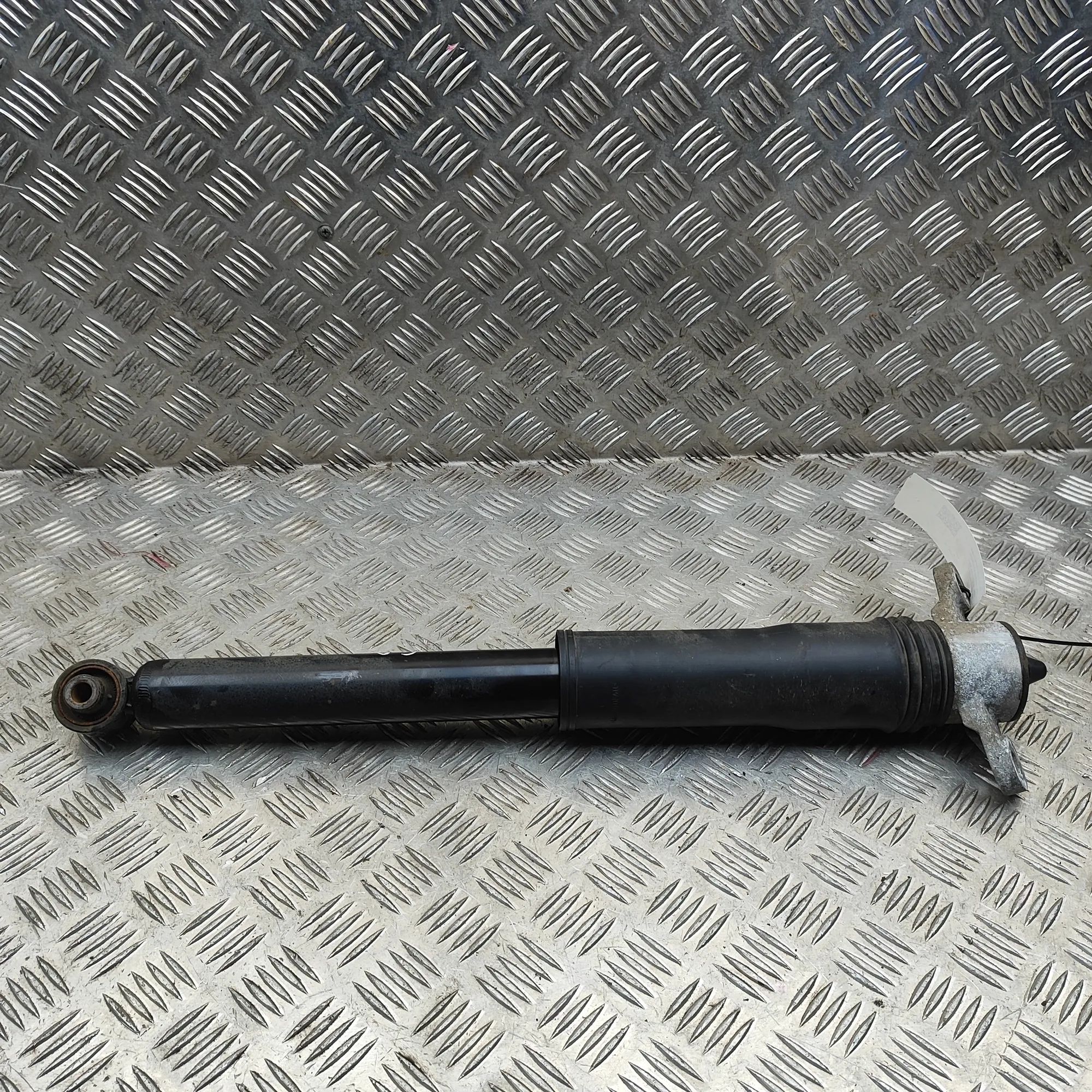 Kia Niro Shock absorber — rear right Shock absorber — rear right — KIA NIRO (II) (20...