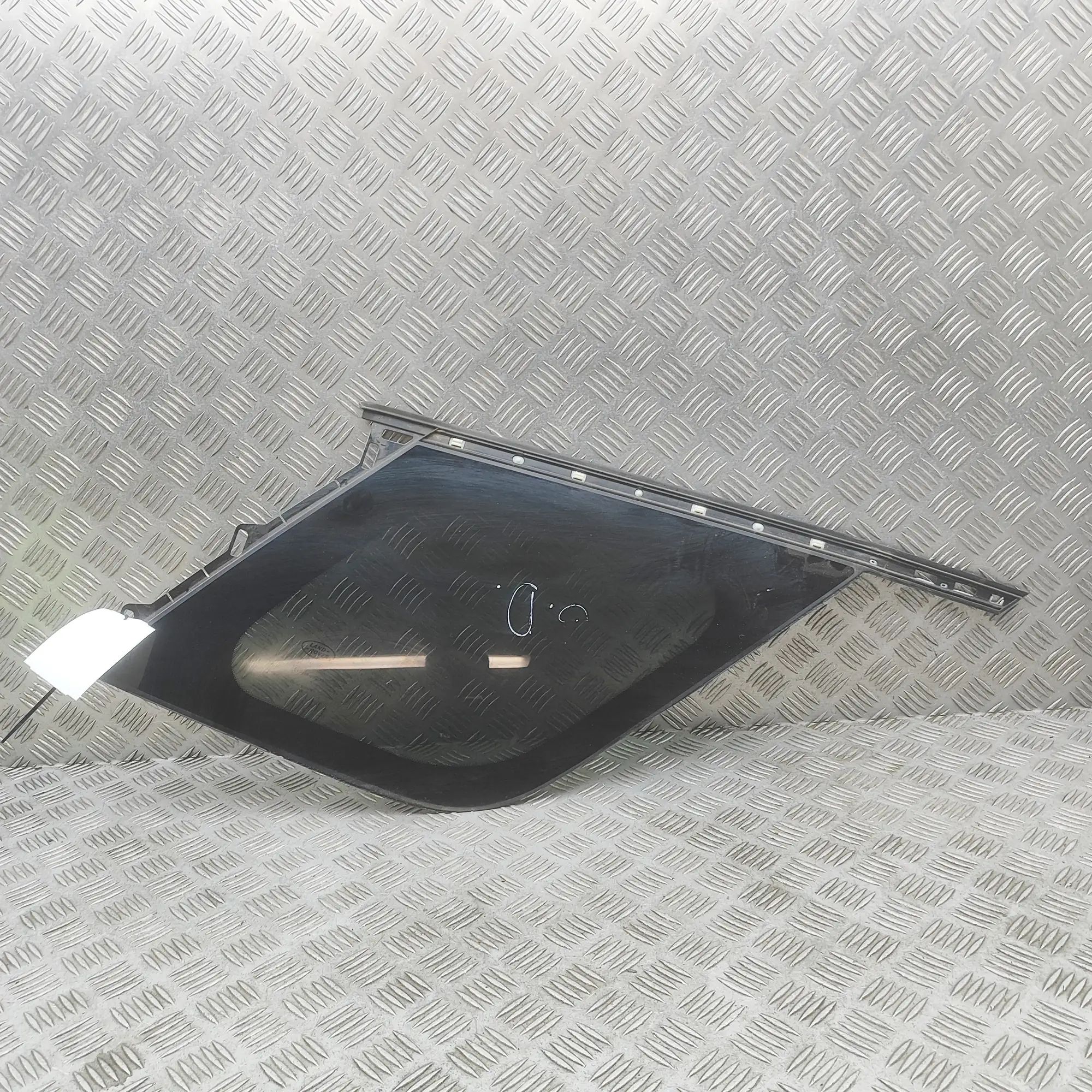 Land Rover Discovery Sport Rear Right Quarter Window Rear Right Quarter Window — LAND ROVER DISCOVER...