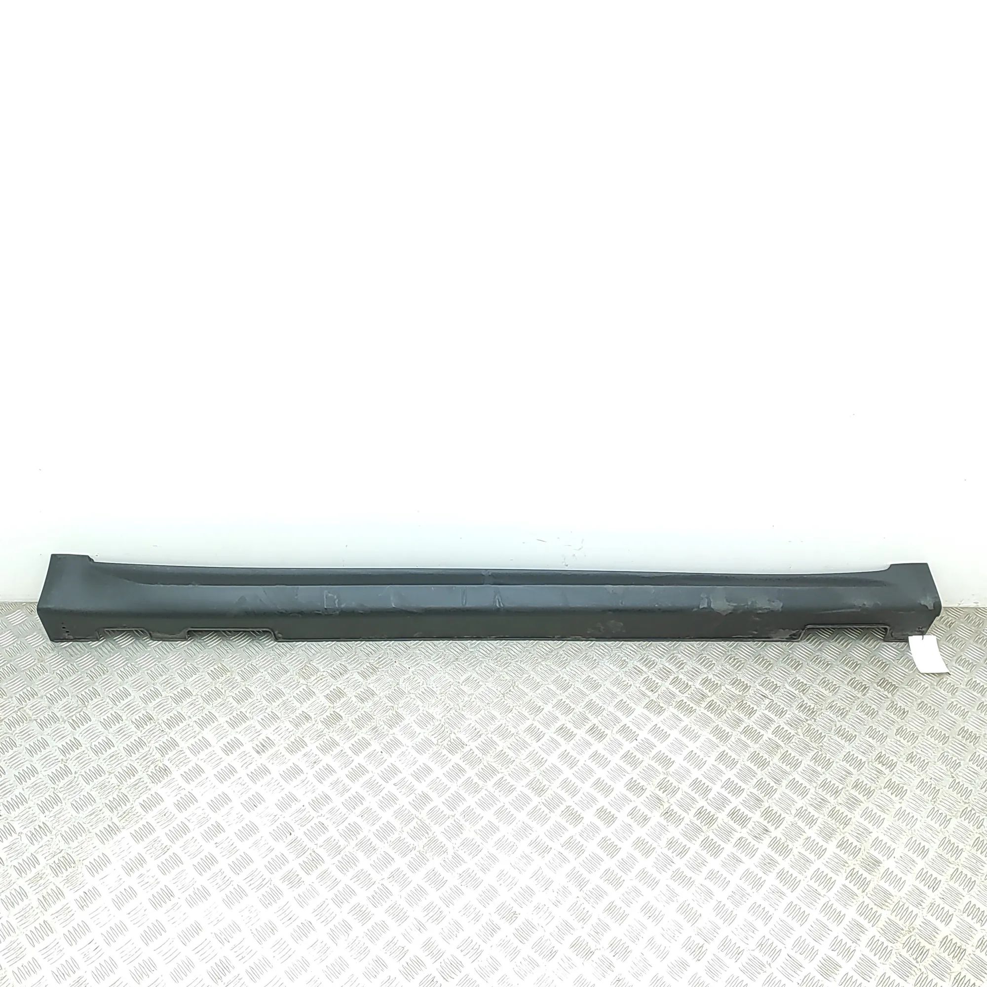 Kia Niro Right Side Plastic Sideskirt Cover Right Side Plastic Sideskirt Cover — KIA NIRO (...