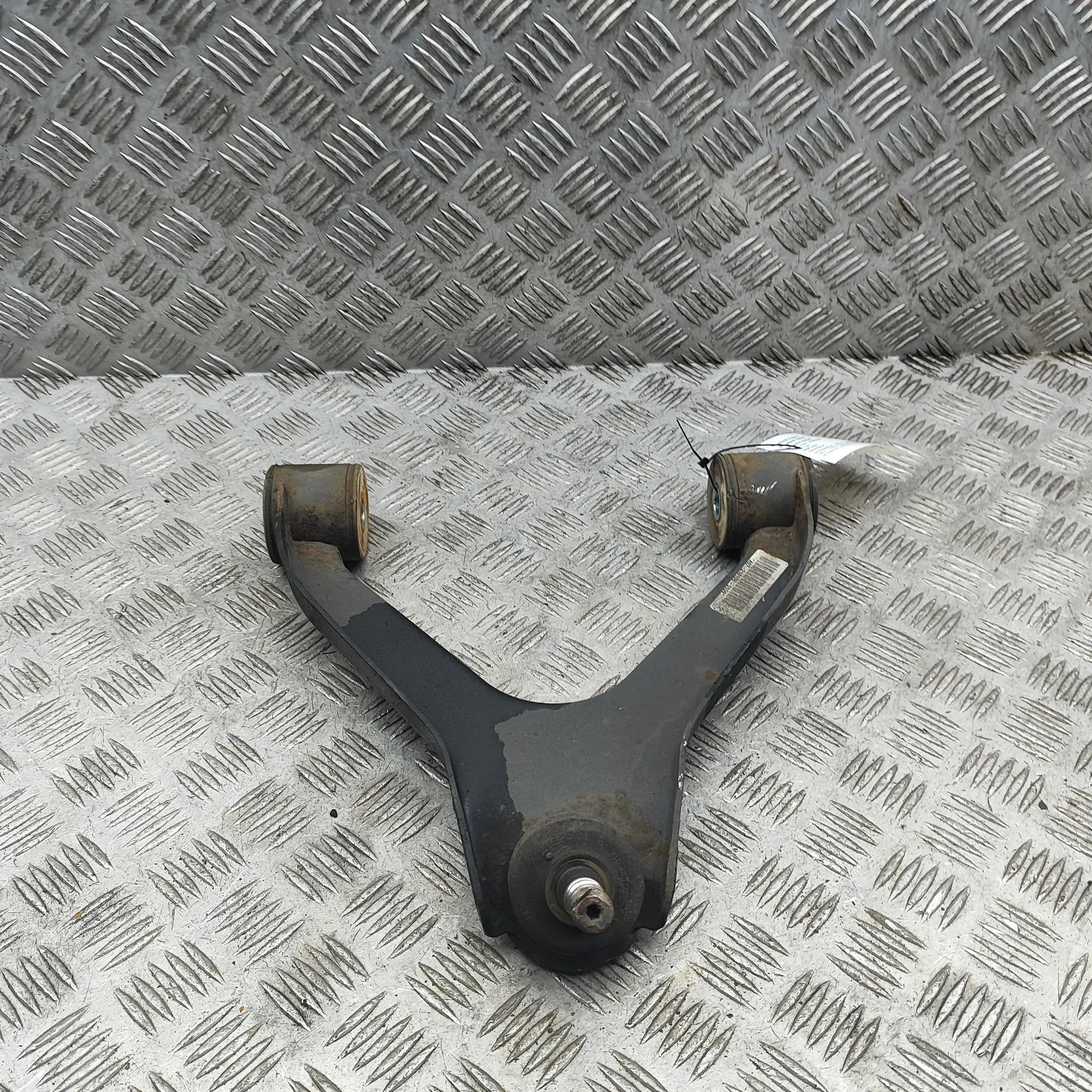 Iveco Daily Front Left Upper Control Arm Front Left Upper Control Arm — IVECO DAILY (VI ...
