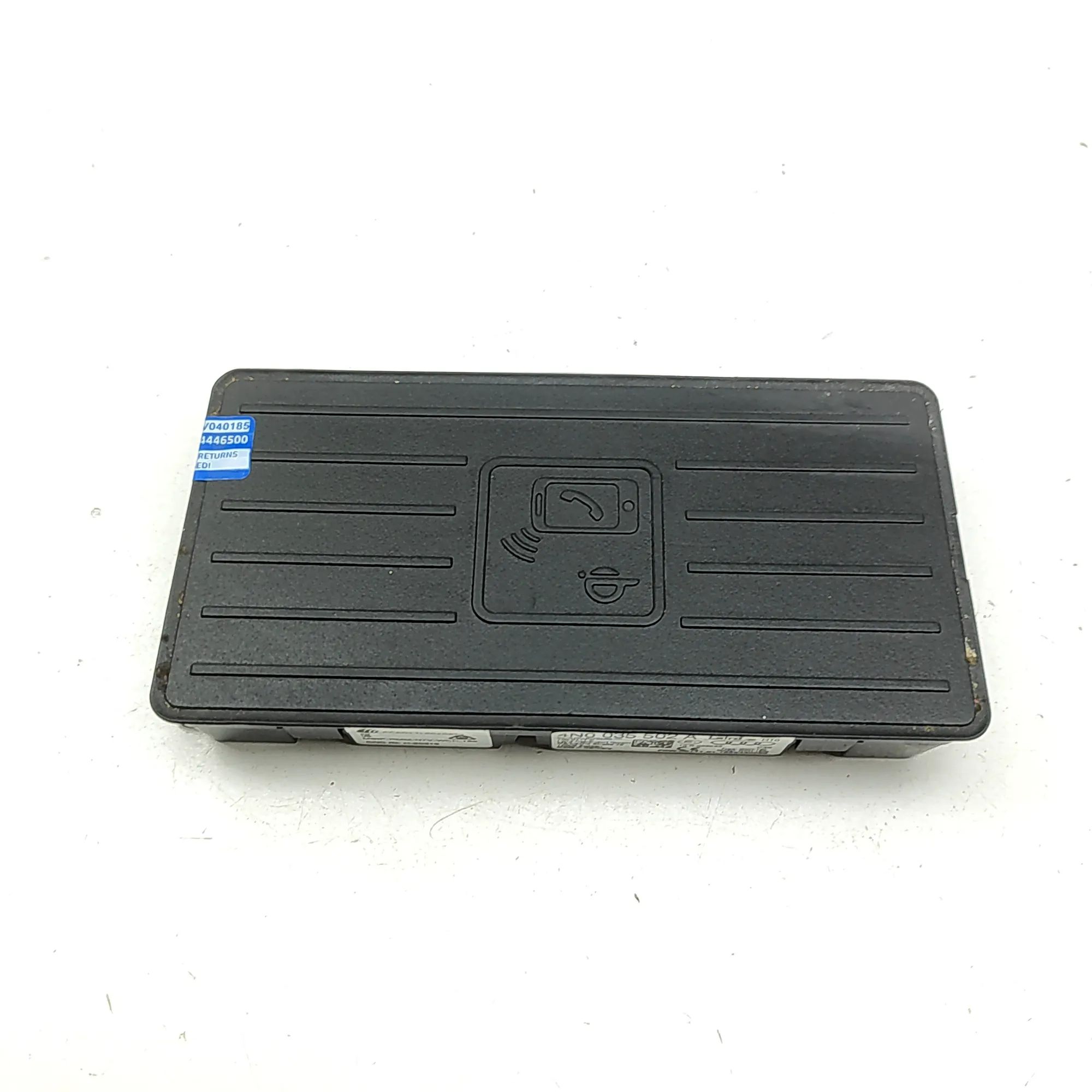 Audi Q3 (F3) Wireless charging pad Wireless charging pad — AUDI Q3 (F3) (2018-...)...