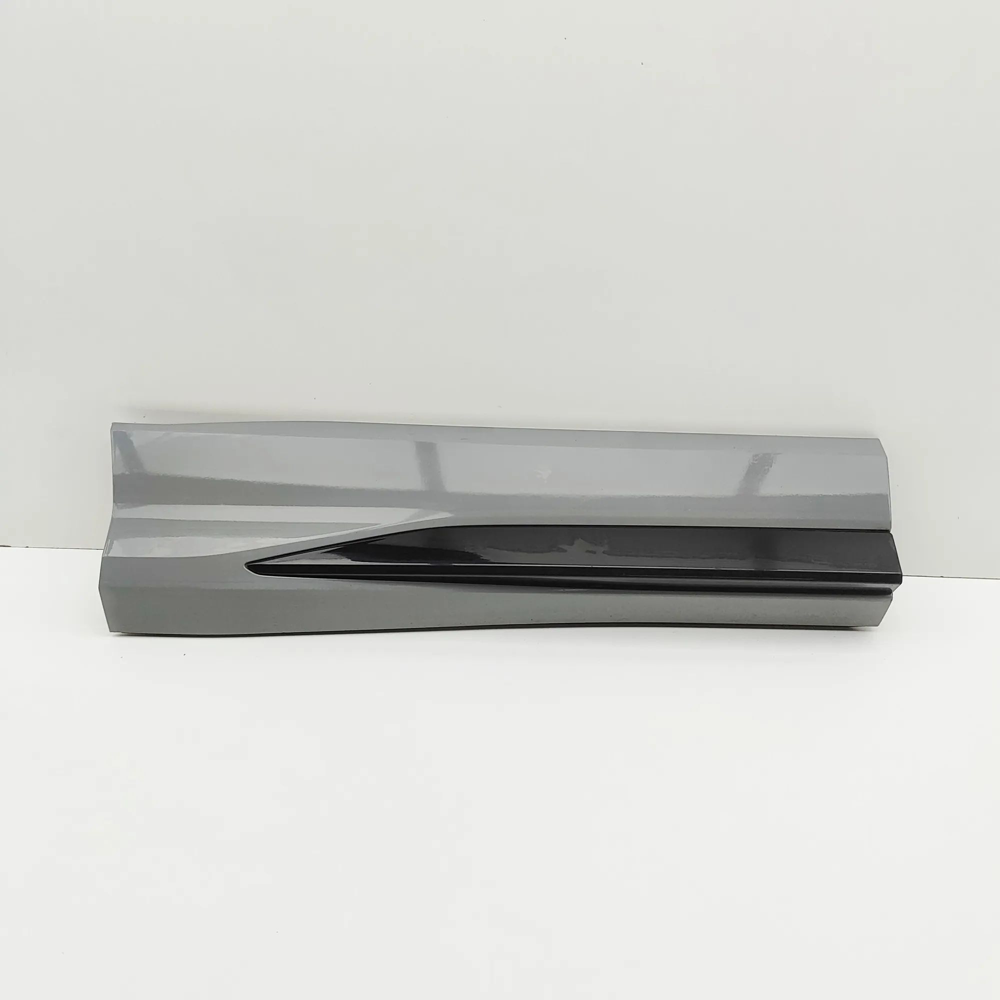 Audi Q3 (F3) Lower door moulding — rear — right Lower door moulding — rear — right — AUDI Q3 (S...