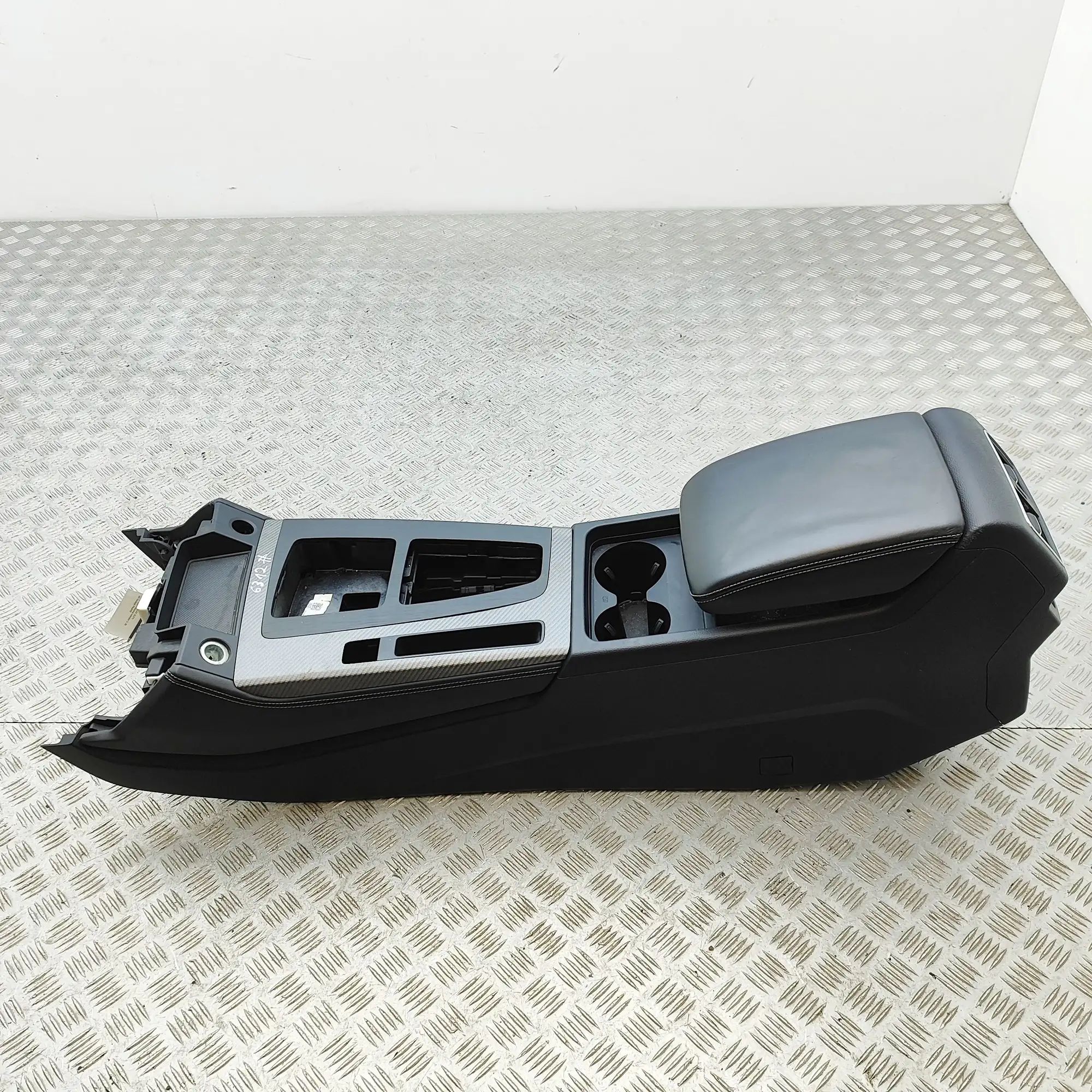 Audi Q5 (8R) center console center Console — AUDI Q5 (FY) (2016-...) — 80C8...