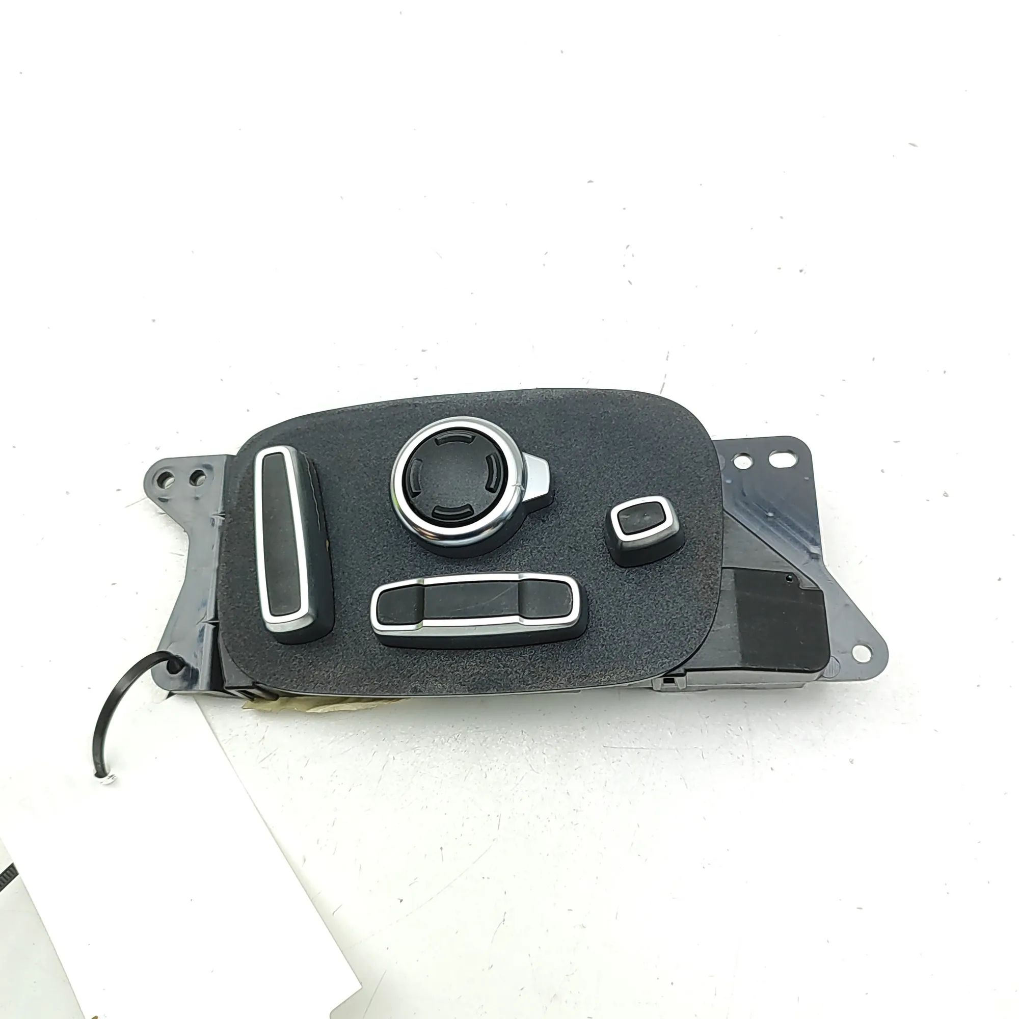 Land Rover Range Rover Velar Right Seat Control Buttons Right Seat Control Buttons — LAND ROVER RANGE R...