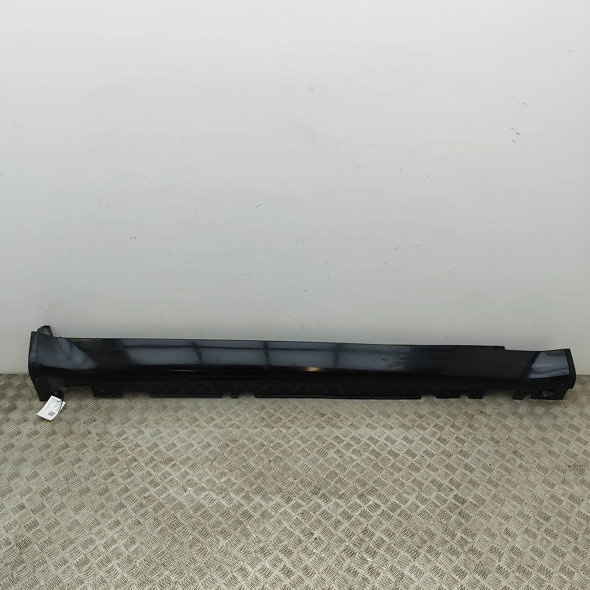 BMW X5 (E70) Right Side Plastic Sideskirt Cover Right Side Plastic Sideskirt Cover — BMW X5 (E7...