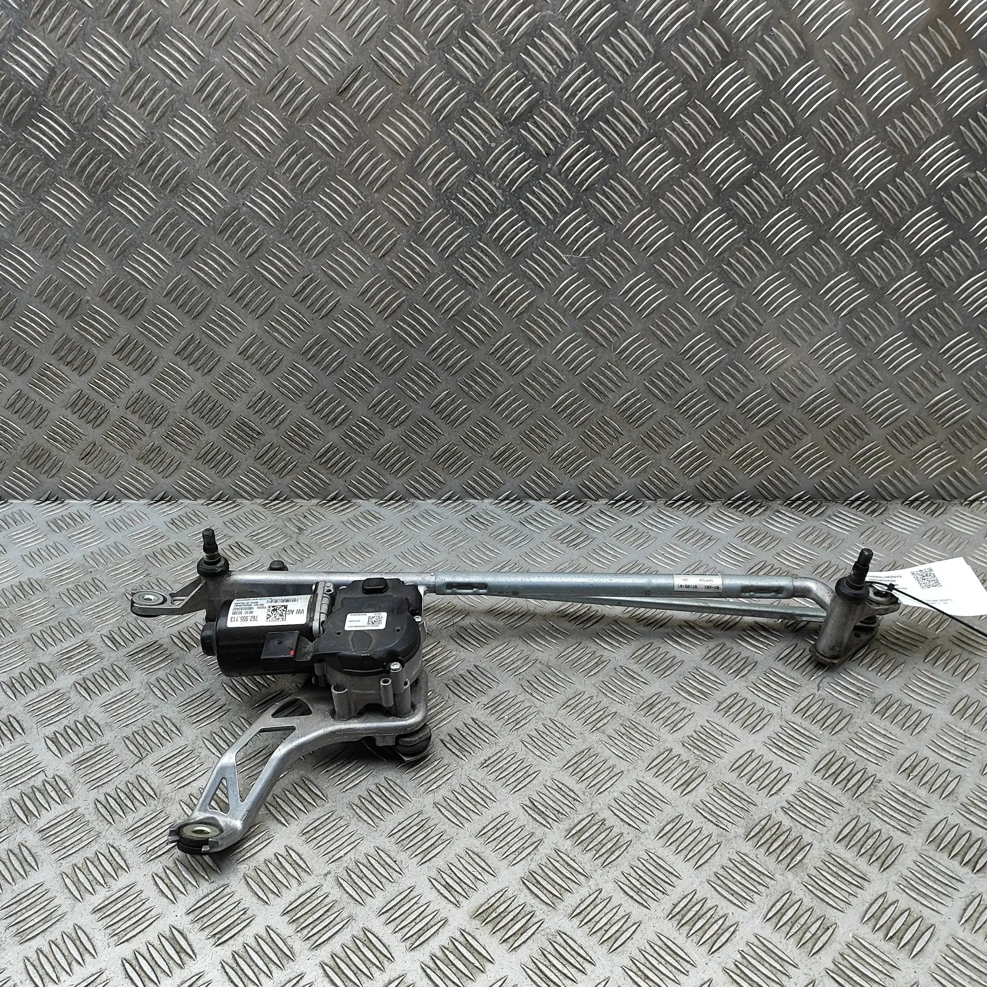 Porsche Cayenne Front Windshield Wiper Mechanism Front Windshield Wiper Mechanism — PORSCHE CAYE...