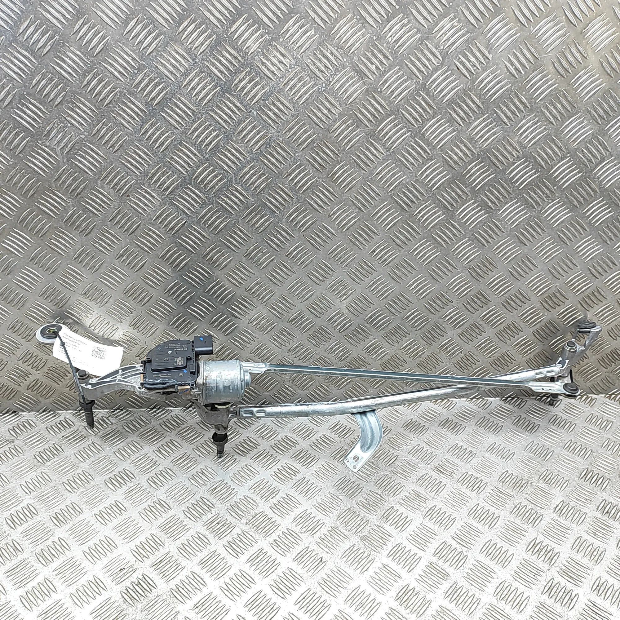 Mercedes-Benz GLC (X253) Front Windshield Wiper Mechanism Front Windshield Wiper Mechanism — MERCEDES BEN...