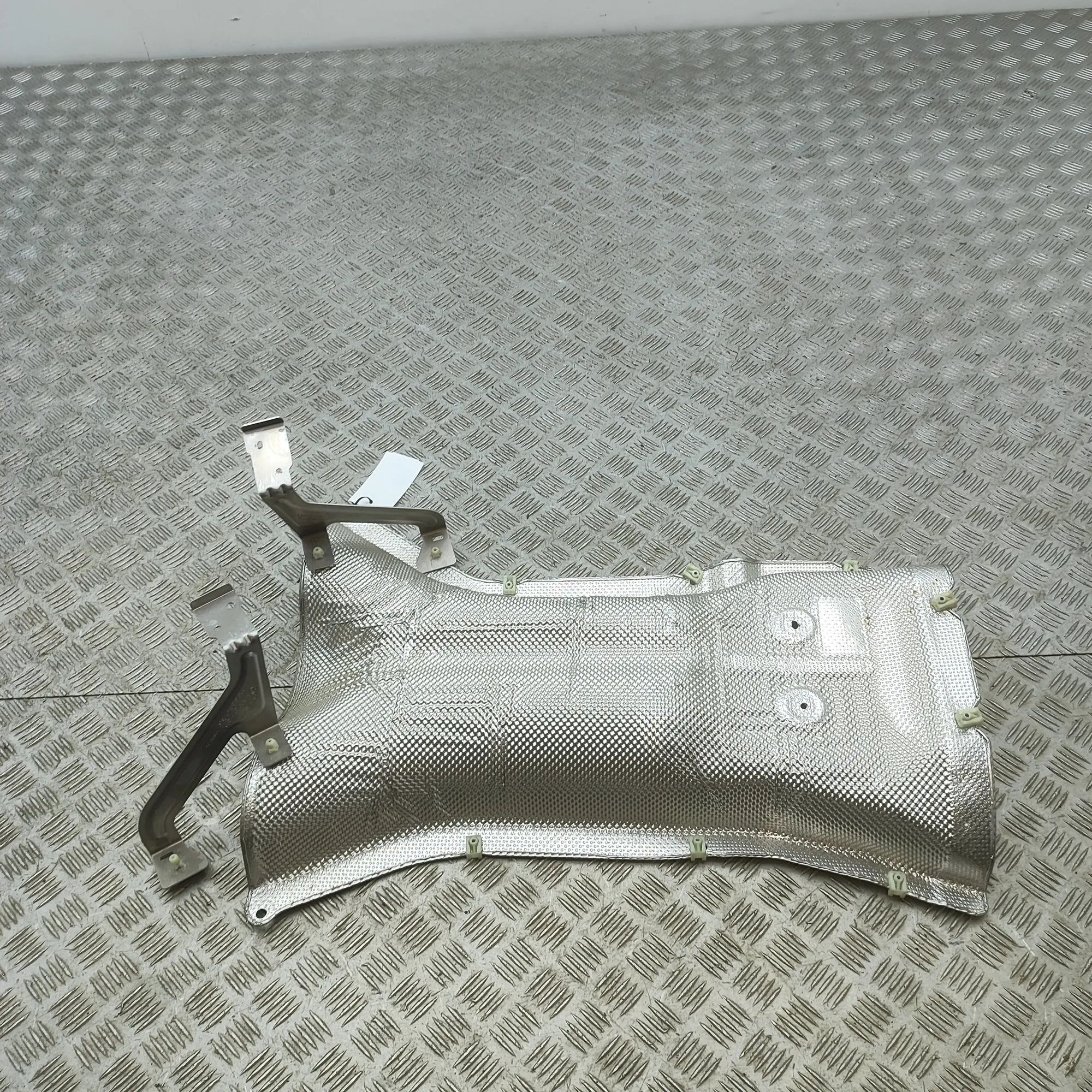 BMW X5 (G05) Heat shield Heat shield — BMW X5 (G05) (2018-...) — 9477793...