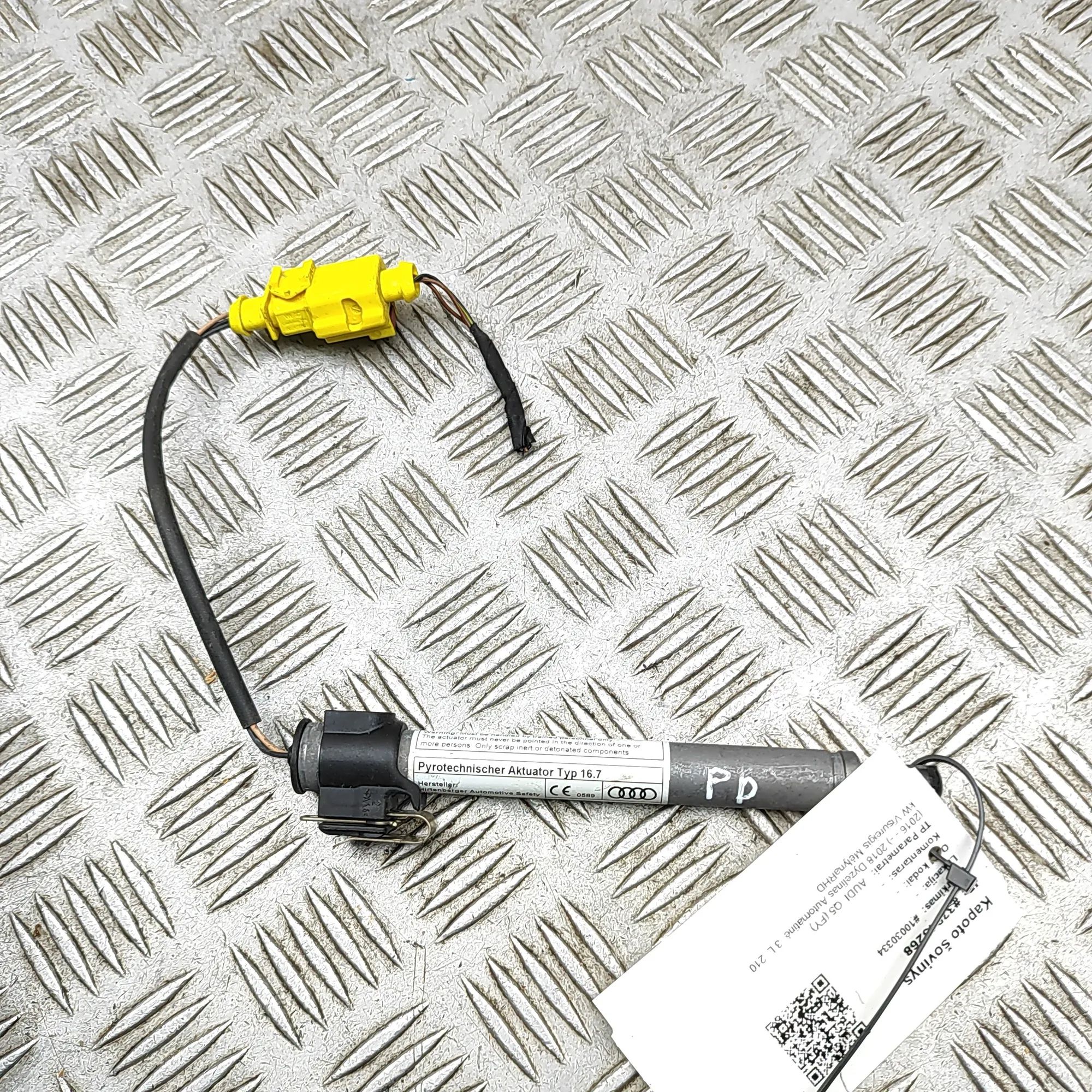 Audi Q5 (FY) Hood Hinge Actuator Hood Hinge Actuator — AUDI Q5 (FY) (2016-...) —...