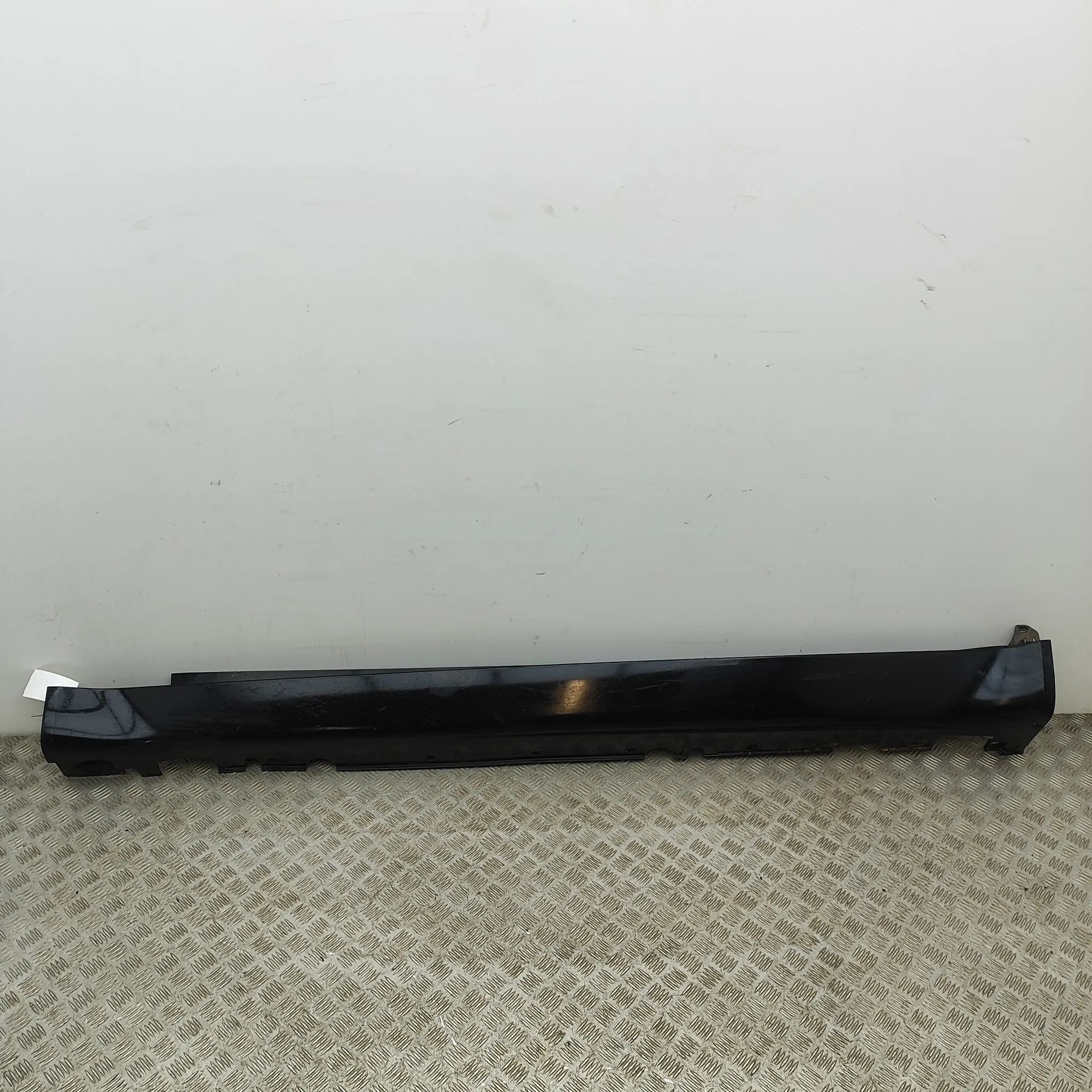 BMW X5 (E70) Left Side Plastic Sideskirt Cover Left Side Plastic Sideskirt Cover — BMW X5 (E70...