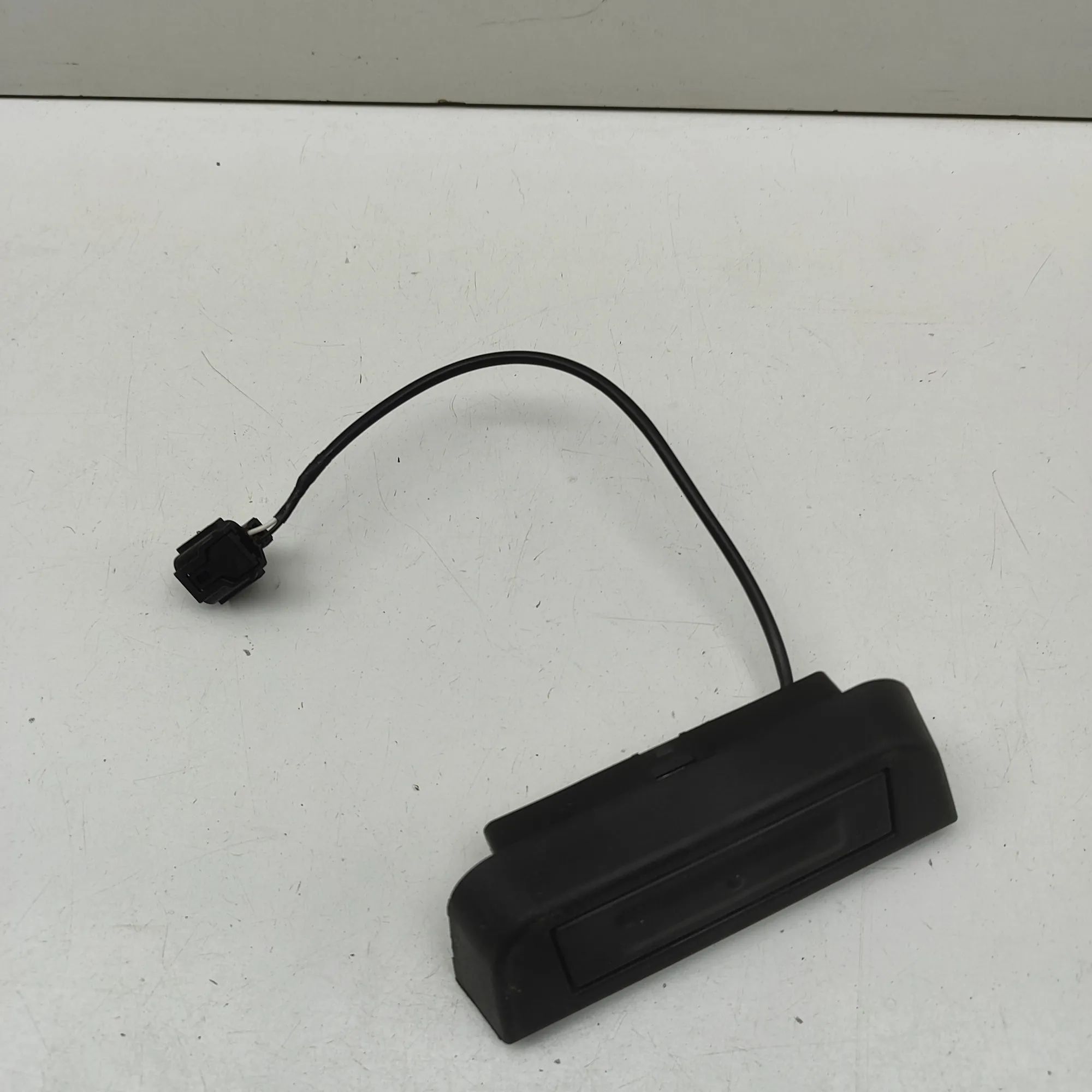 Kia Sorento Tailgate Open Switch Tailgate Open Switch — KIA SORENTO (IV MQ4, MQ4...
