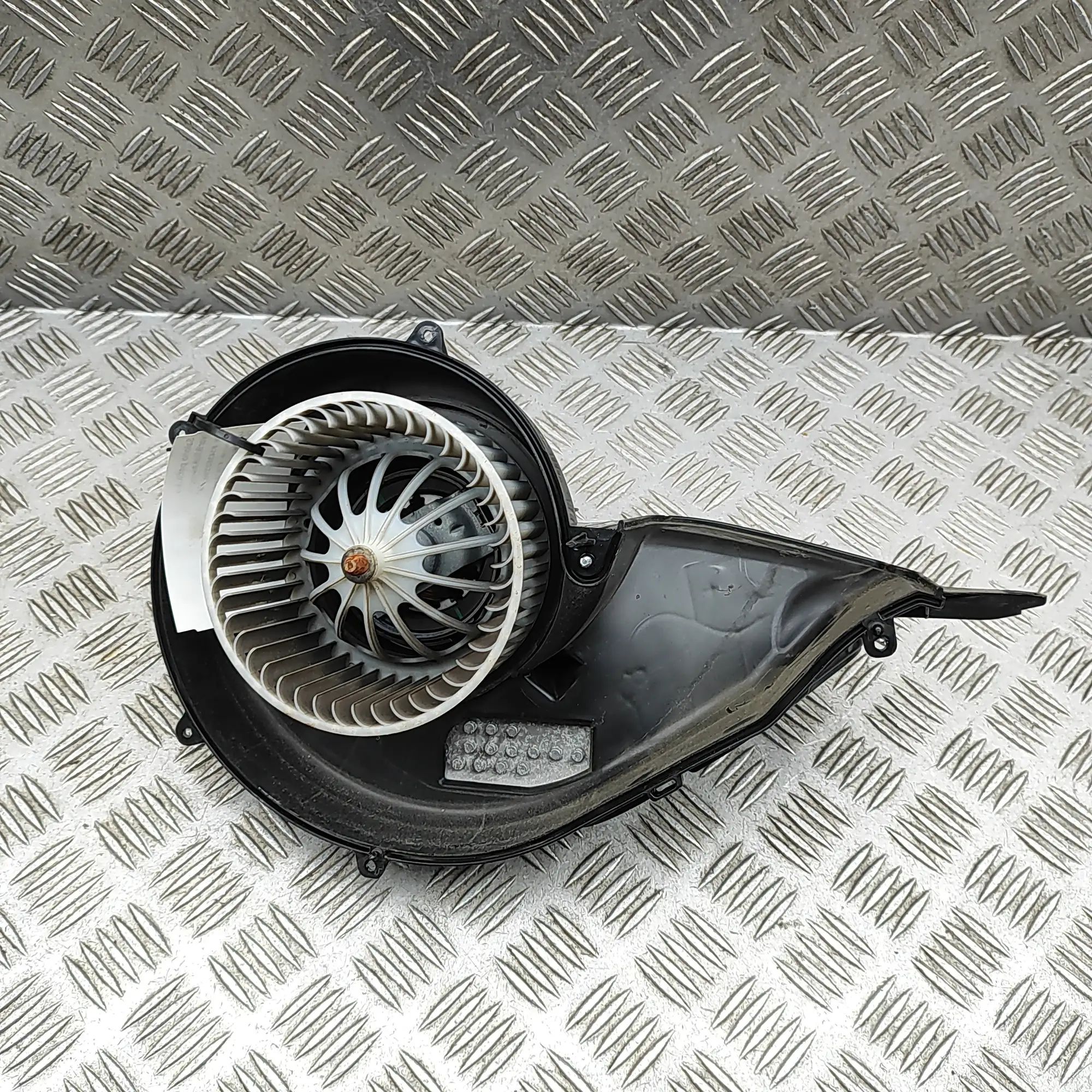 Land Rover Discovery Sport Heater Blower Fan Heater Blower Fan — LAND ROVER DISCOVERY SPORT ...