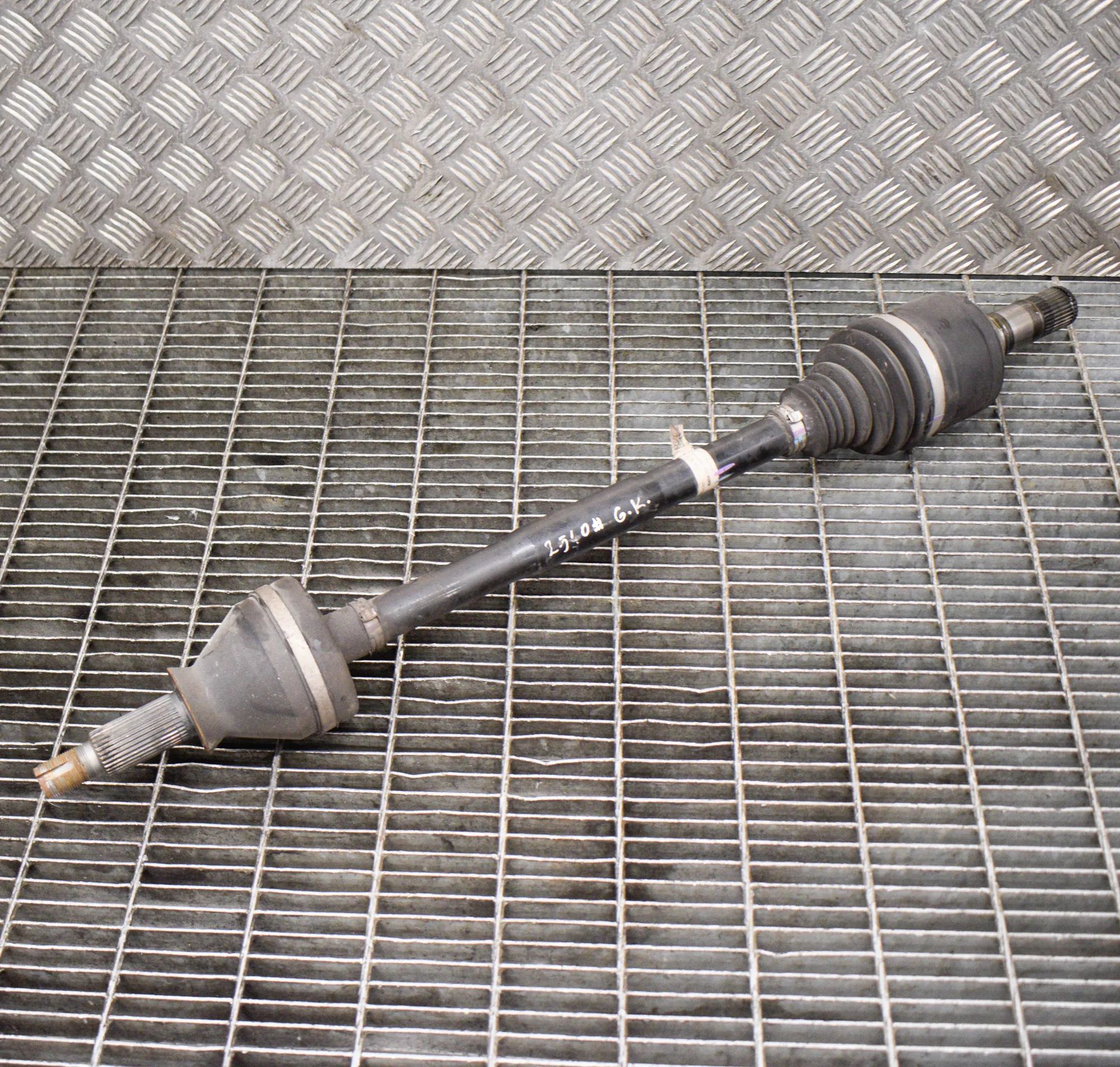 Maserati Ghibli Rear Left Driveshaft Rear Left Driveshaft — MASERATI GHIBLI (M157) (...