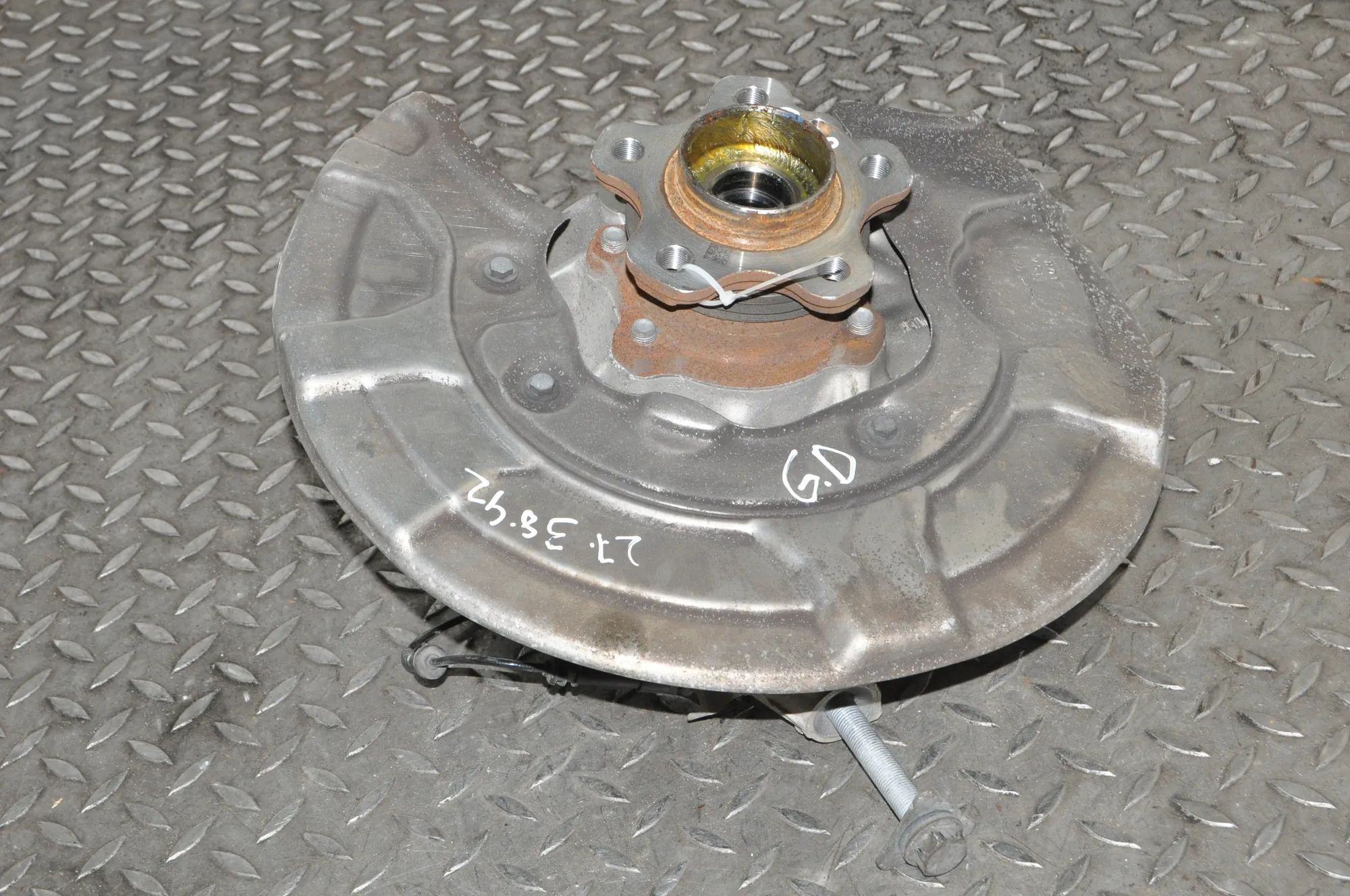 BMW X5 (F15) Rear Right Wheel Hub Rear Right Wheel Hub — BMW X5 (G05) (2018-...) ...