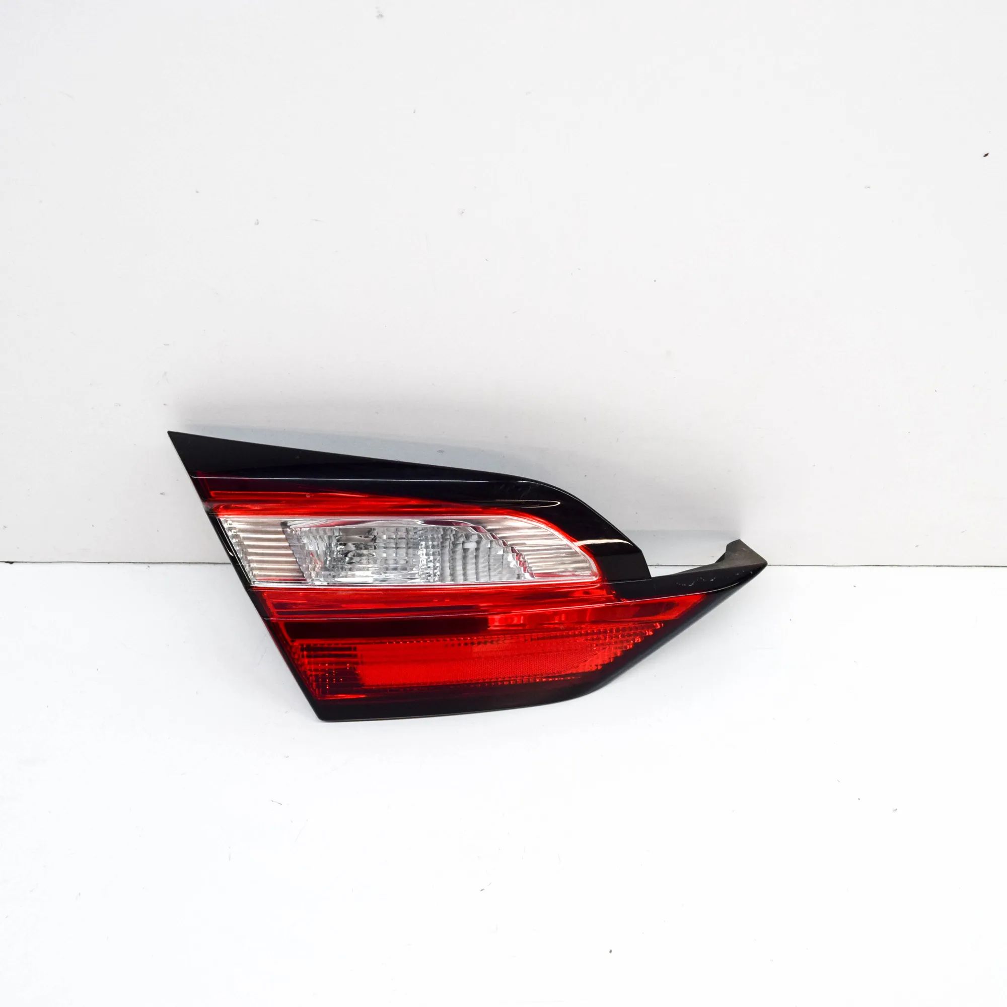 Ford Fiesta Left Side Tailgate Tail Light Left Side Tailgate Tail Light — FORD FIESTA (VI...