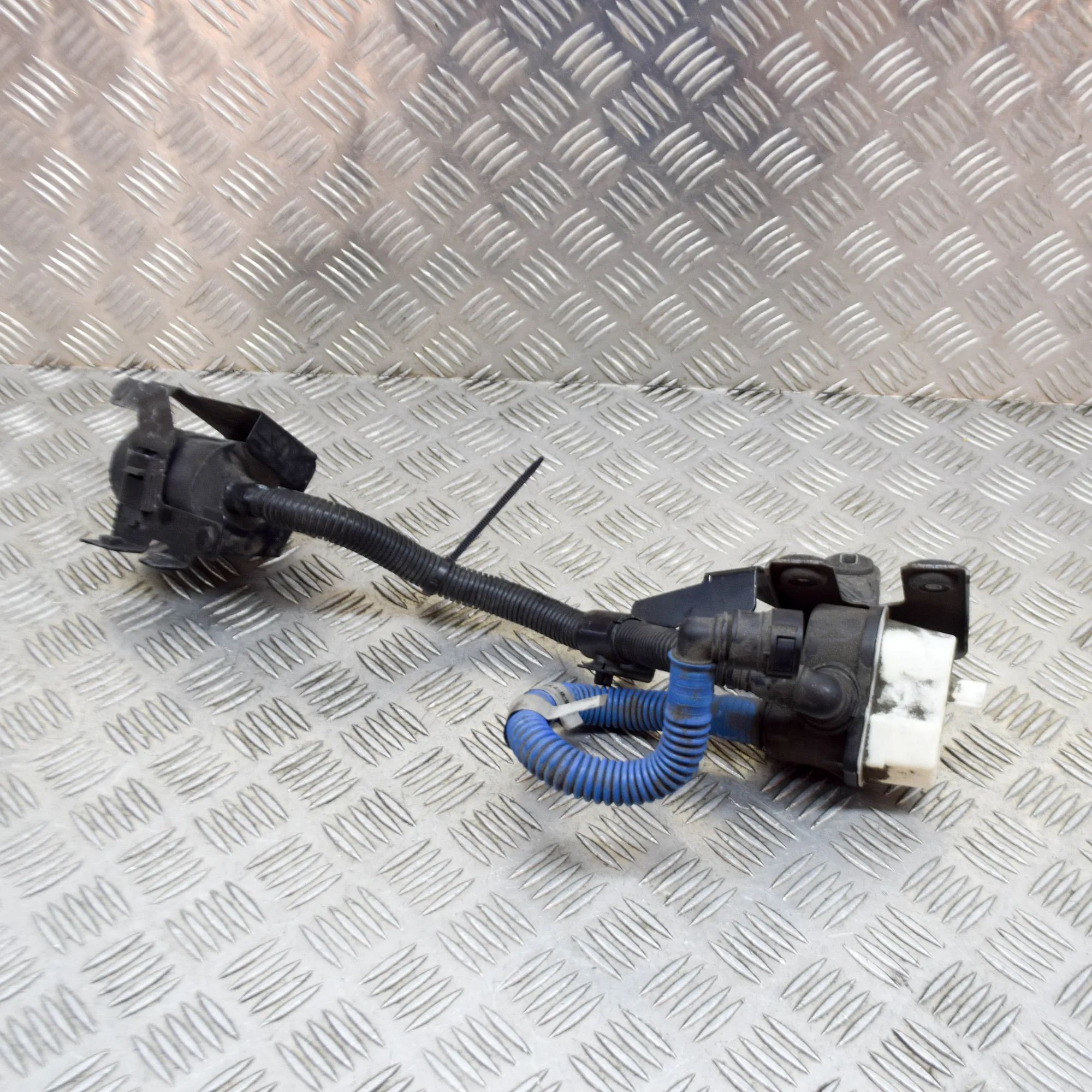 Maserati Quattroporte Other Engine Compartment Parts Other Engine Compartment Parts — MASERATI QUATT...