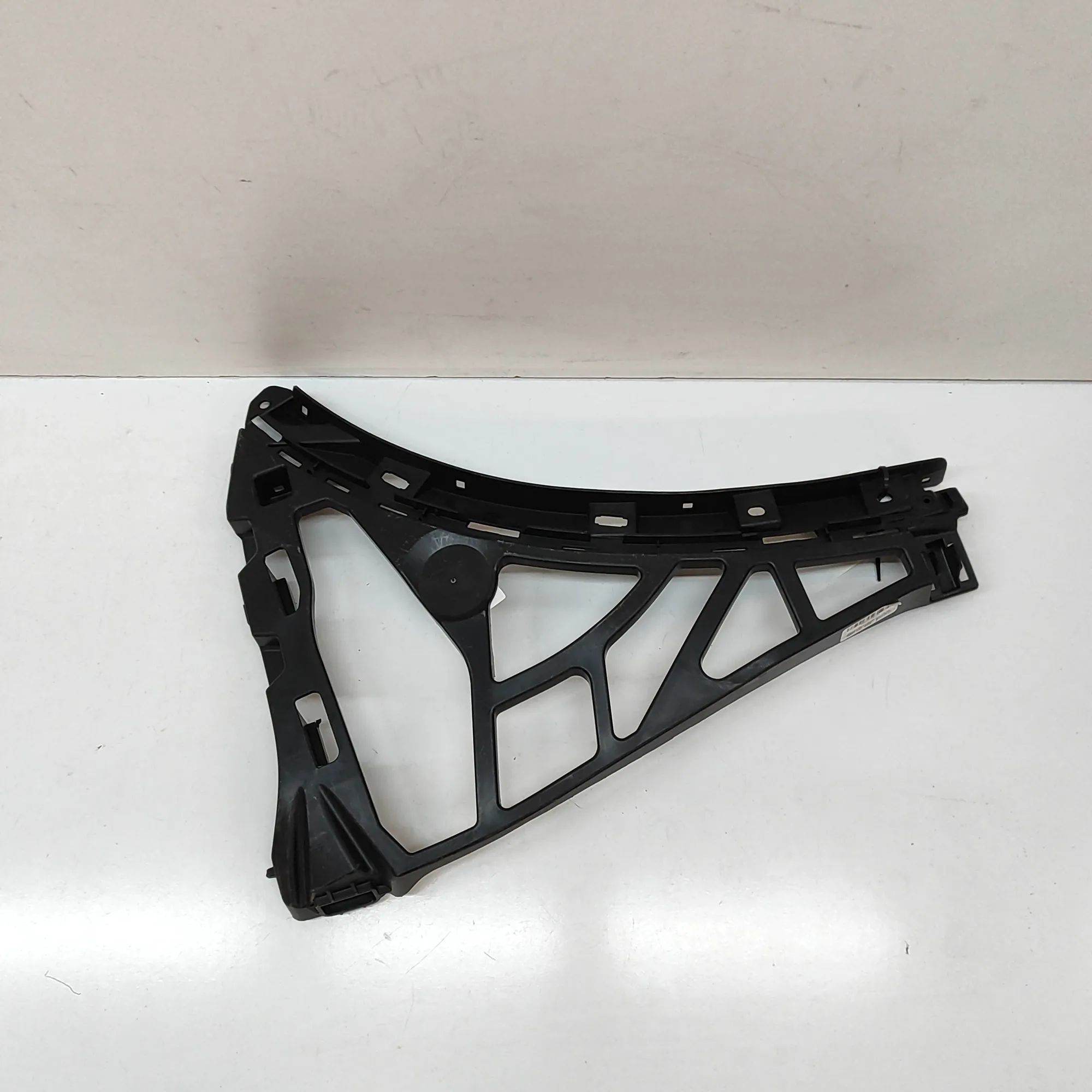 Porsche Cayenne Front Left Bumper Bracket Front Left Bumper Bracket — PORSCHE CAYENNE (92...