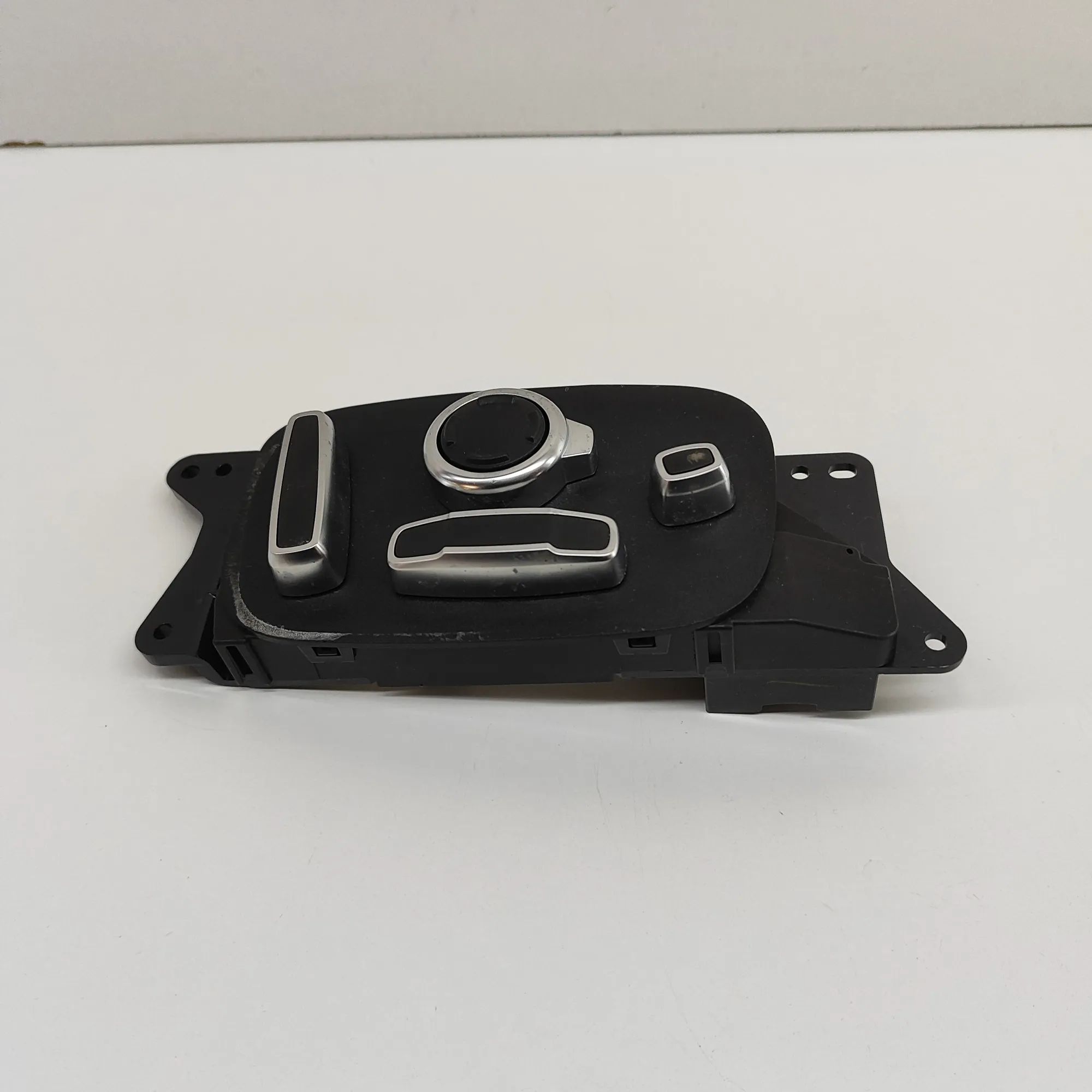 Land Rover Range Rover Sport (L494) Right Seat Control Buttons Right Seat Control Buttons — LAND ROVER RANGE R...