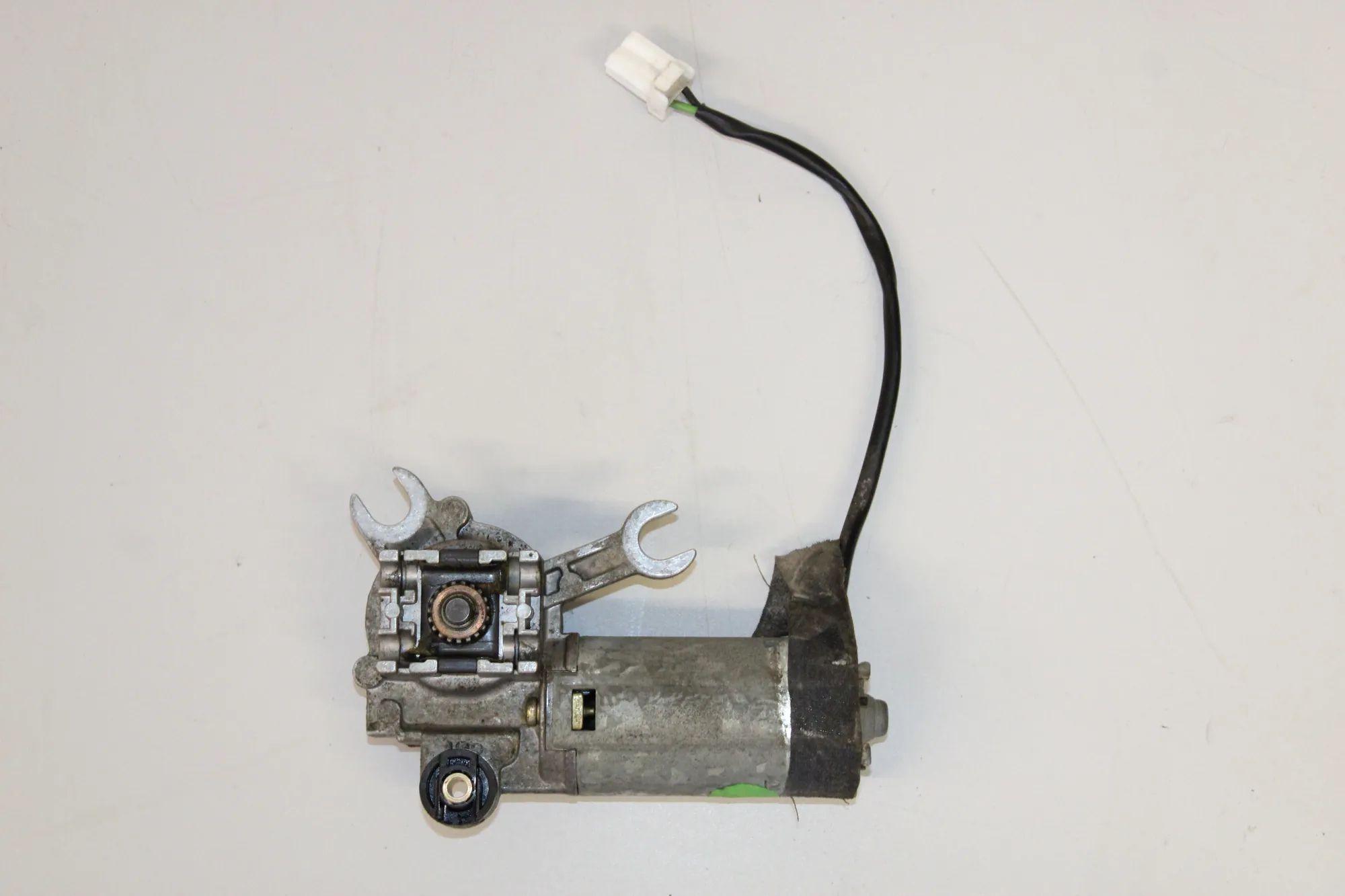 Jaguar XJ (X300) Sunroof Motor Sunroof Motor — JAGUAR XJ (X300, X330) (1994-19...