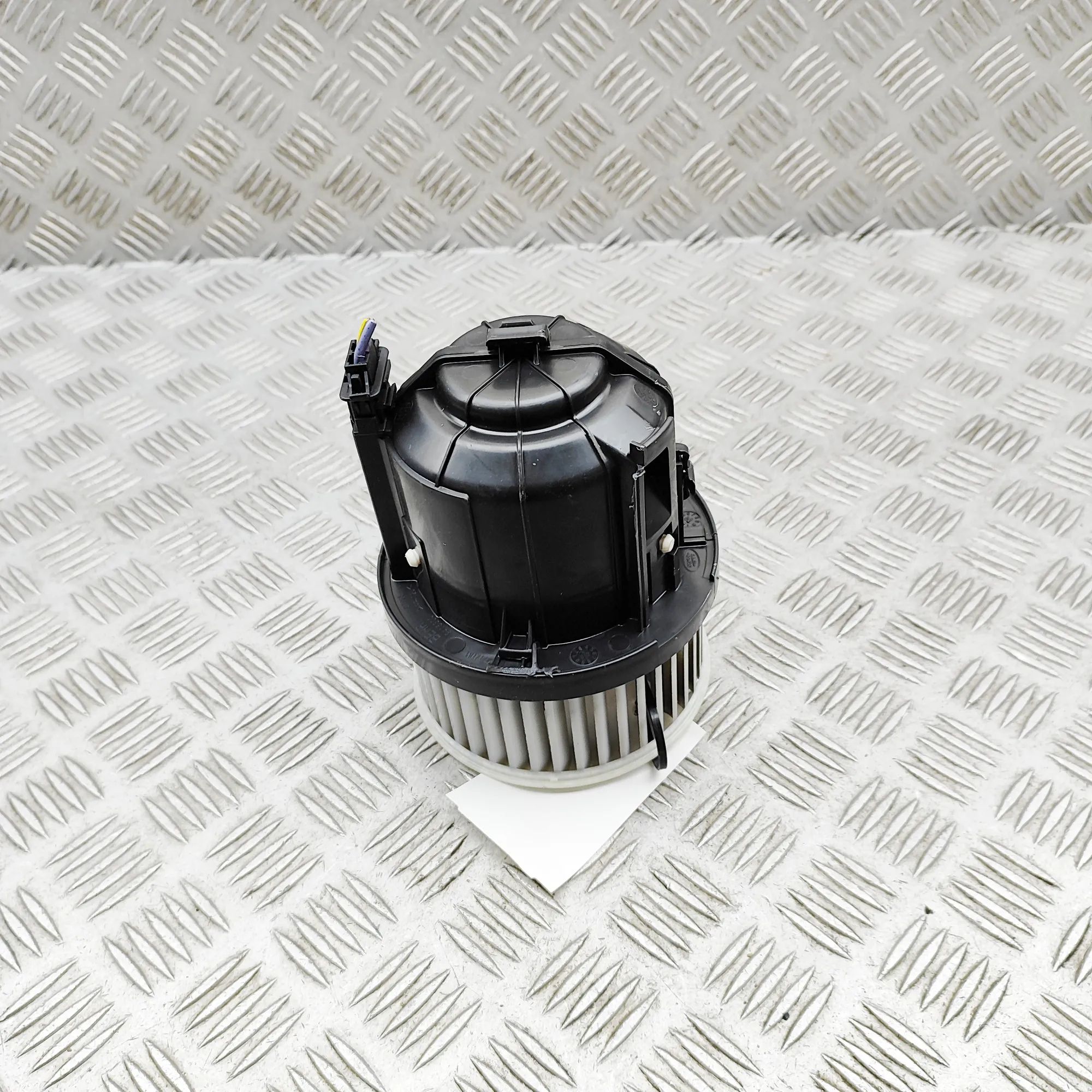 Land Rover Range Rover Evoque Heater Blower Fan Heater Blower Fan — LAND ROVER RANGE ROVER EVOQ...
