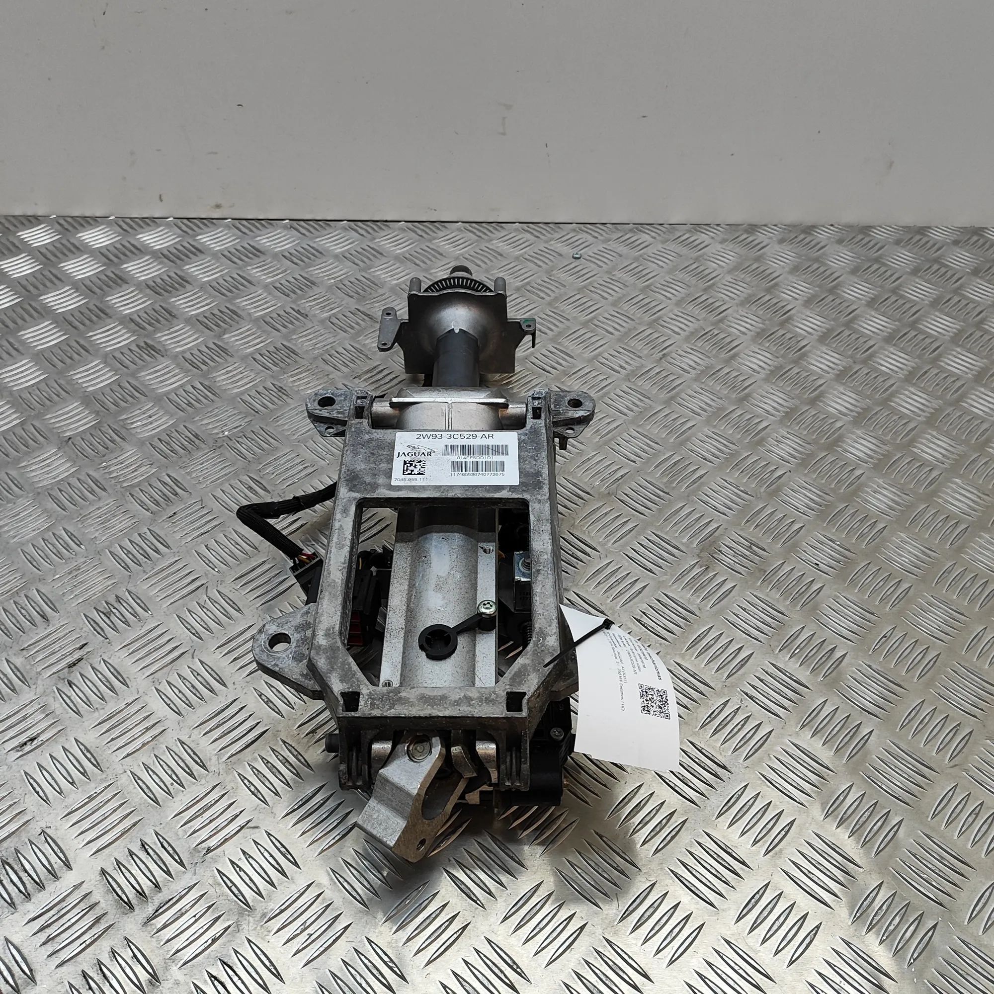 Jaguar XJ Steering Column Mechanism Steering Column Mechanism — JAGUAR XJ (X351) (2...