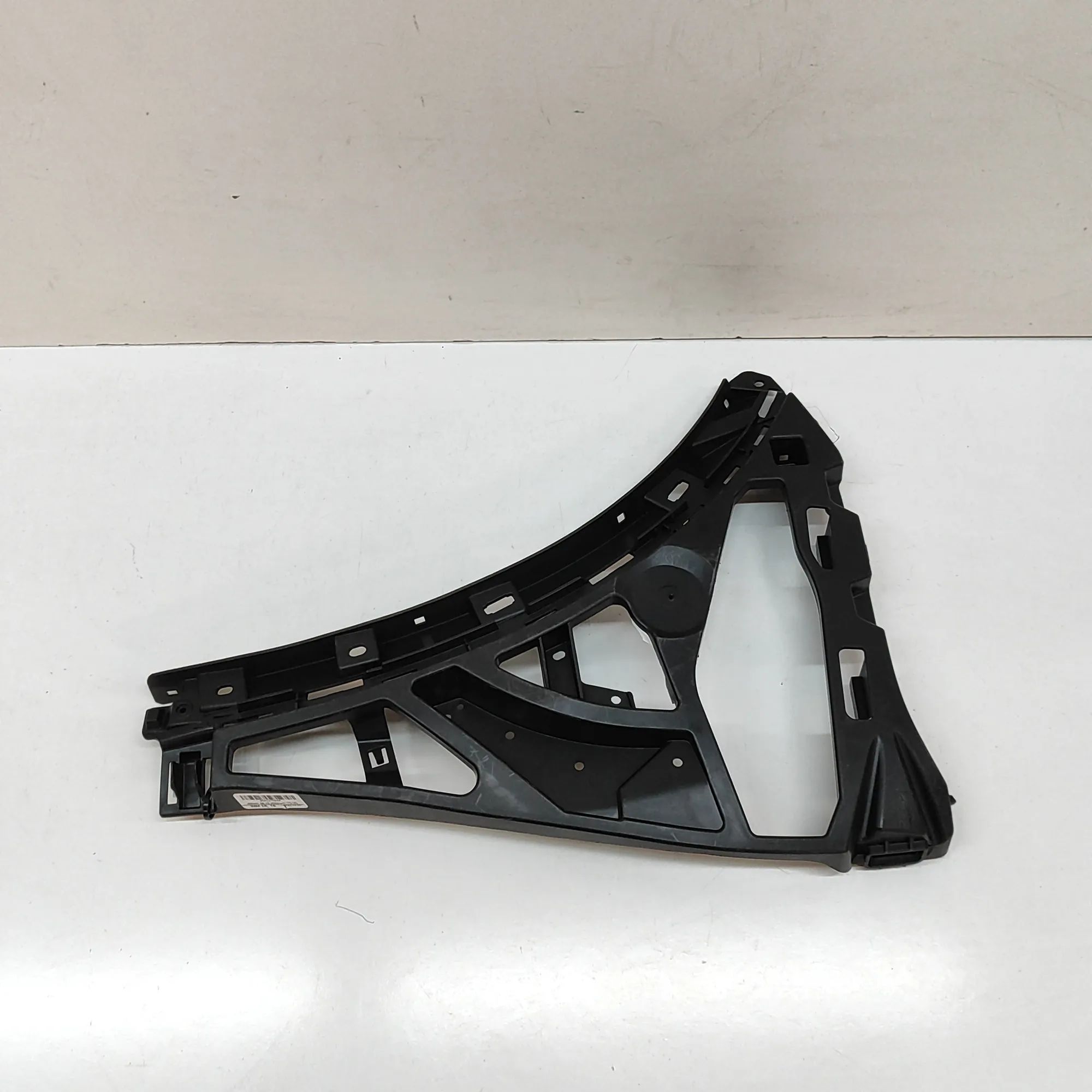 Porsche Cayenne Front Right Bumper Bracket Front Right Bumper Bracket — PORSCHE CAYENNE (9...