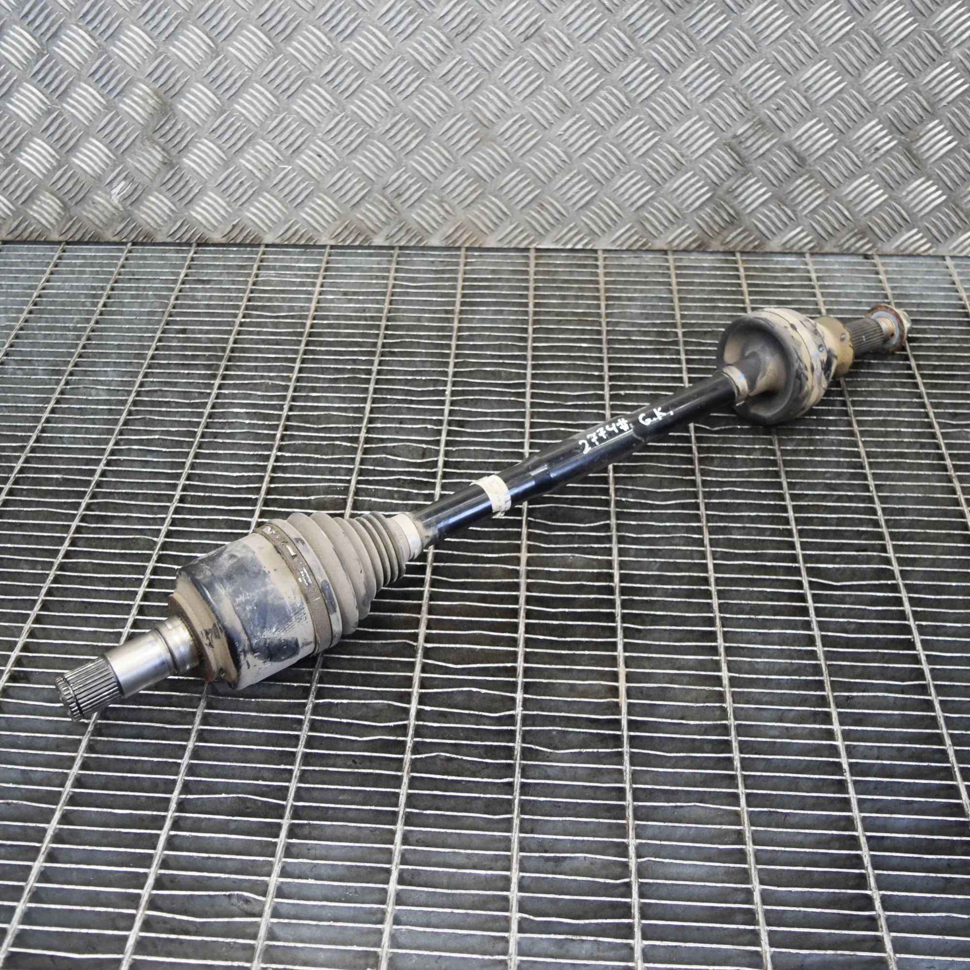 Maserati Ghibli Rear Left Driveshaft Rear Left Driveshaft — MASERATI GHIBLI (M157) (...