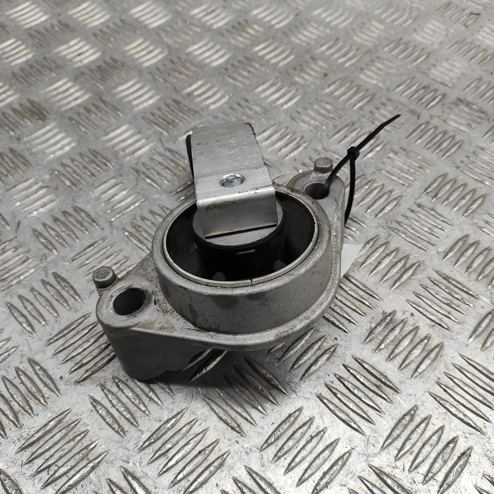 Peugeot 3008 Right Side Engine Mount Right Side Engine Mount — PEUGEOT 3008 (III KA,...