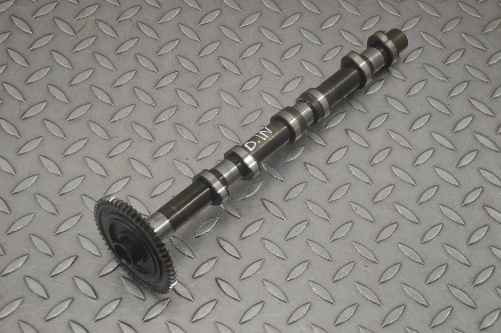 Mercedes-Benz A (W169) Intake camshaft — right Intake camshaft — right — MERCEDES BENZ E-CLASS...