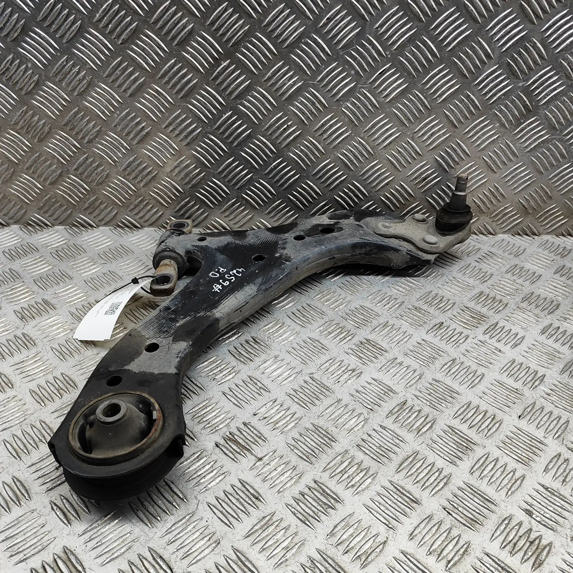 Lexus ES Front Right Lower Control Arm Front Right Lower Control Arm — LEXUS ES (_Z10_...