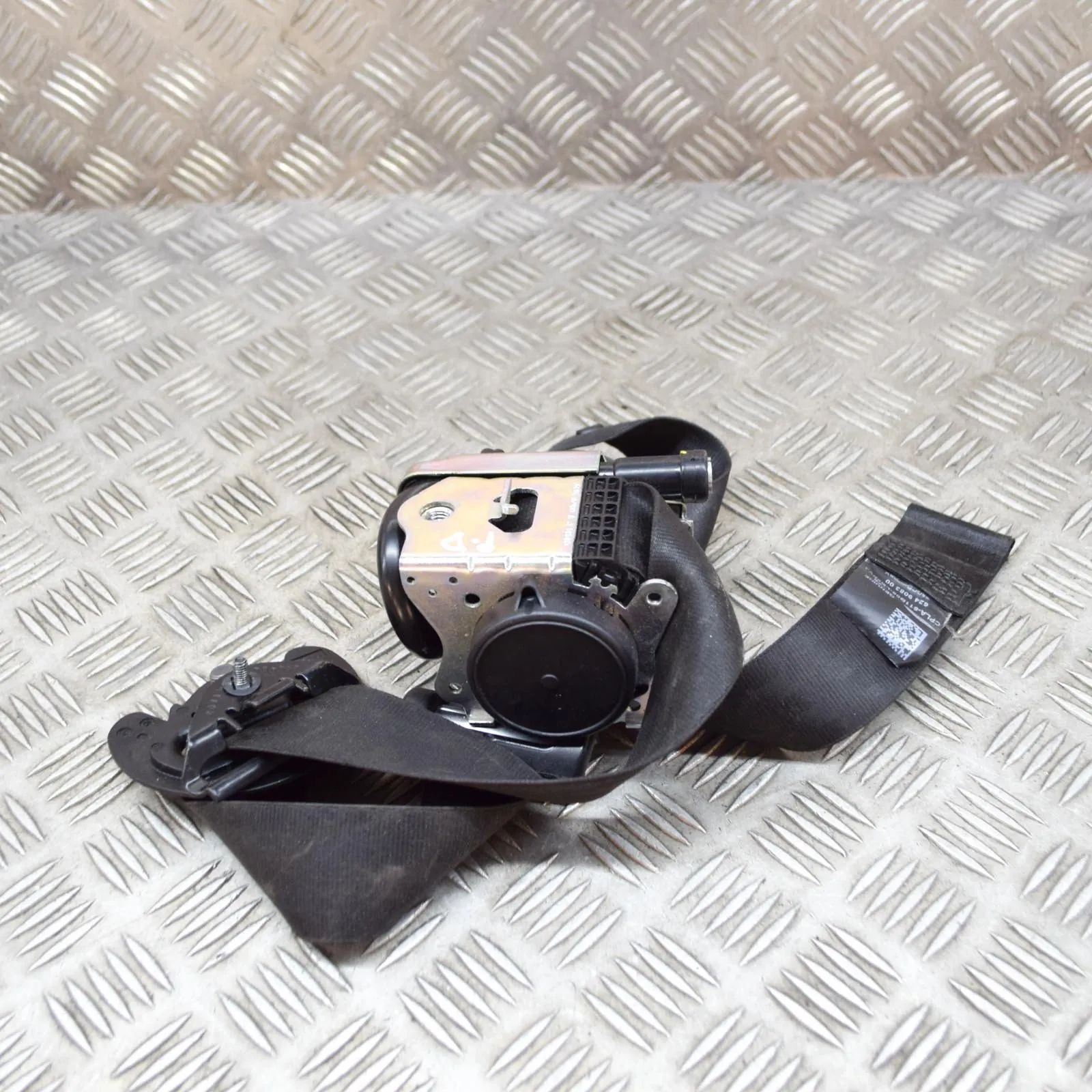 Land Rover Range Rover Sport (L494) Front Right Seatbelt Front Right Seatbelt — LAND ROVER RANGE ROVER S...