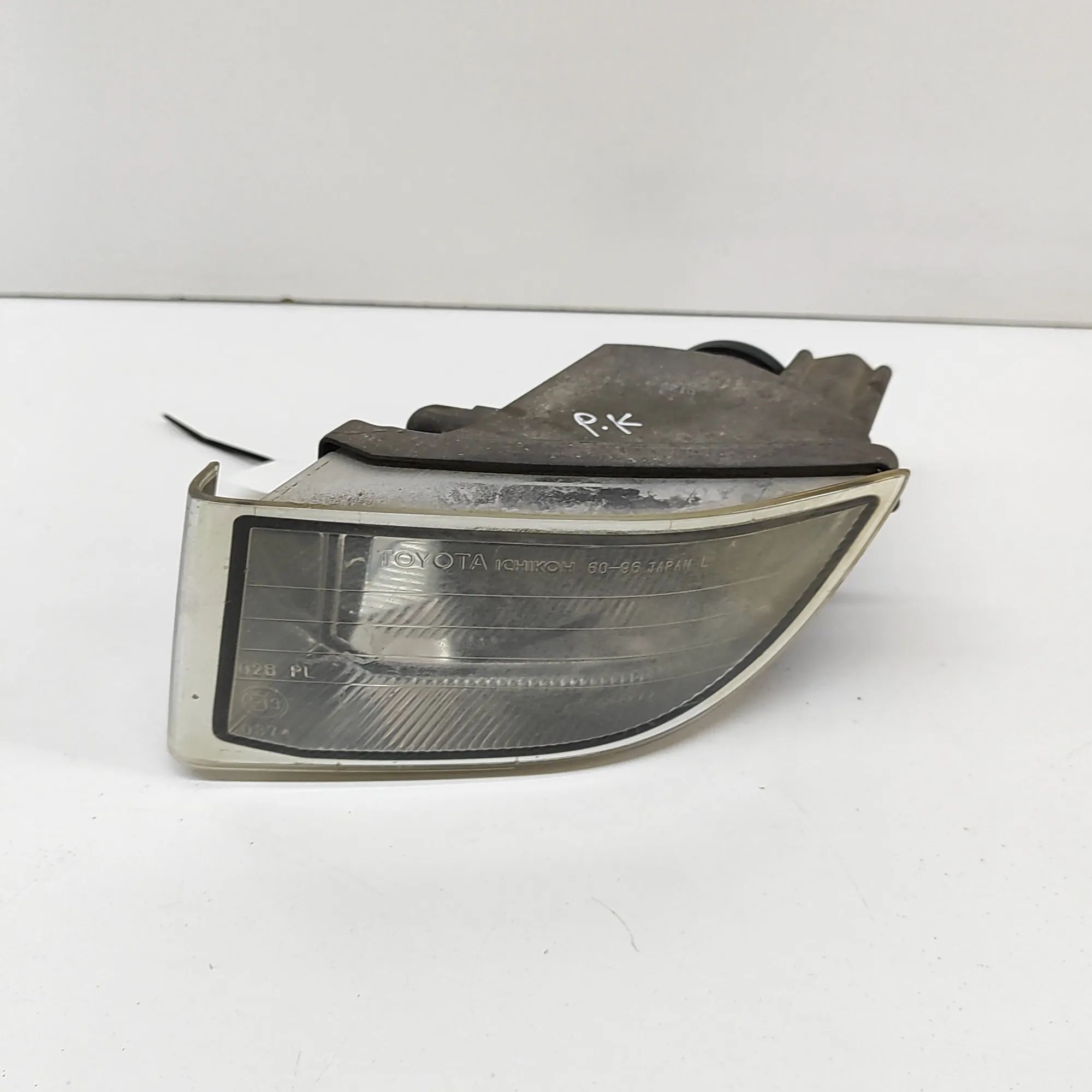 Toyota Land Cruiser 100 Front Left Fog Light Front Left Fog Light — TOYOTA LAND CRUISER (120...
