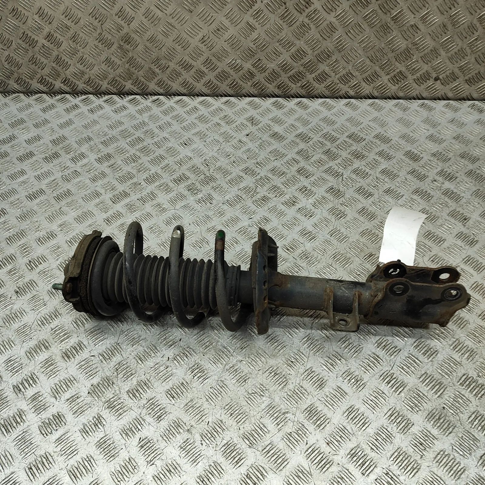 Hyundai Tucson Shock absorber — front left Shock absorber — front left — HYUNDAI TUCSON (T...
