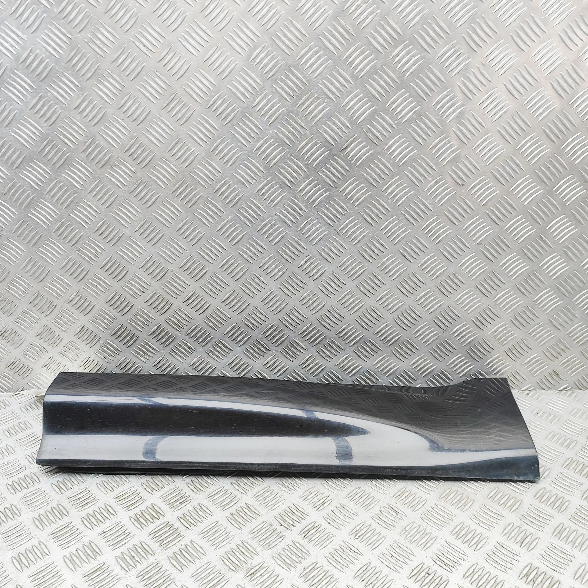 Land Rover Range Rover Sport (L494) Lower door moulding — rear left Lower door moulding — rear left — LAND ROVER RA...